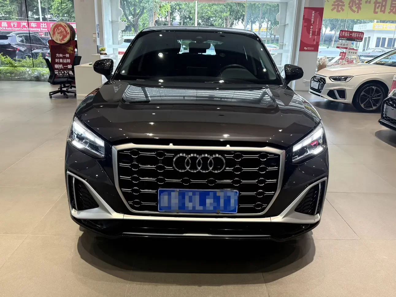 Audi Q2L