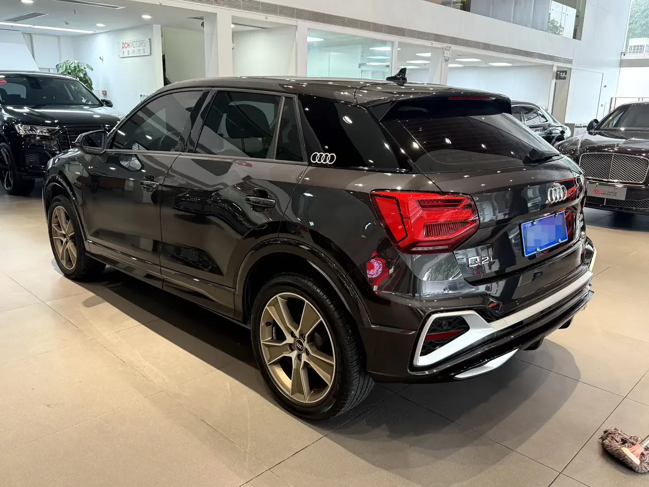 Audi Q2L