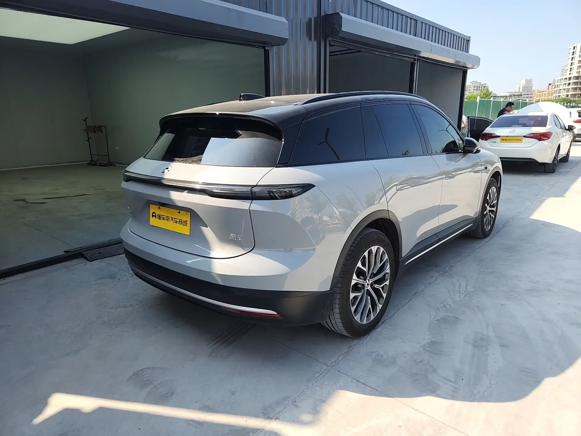 NIO ES6
