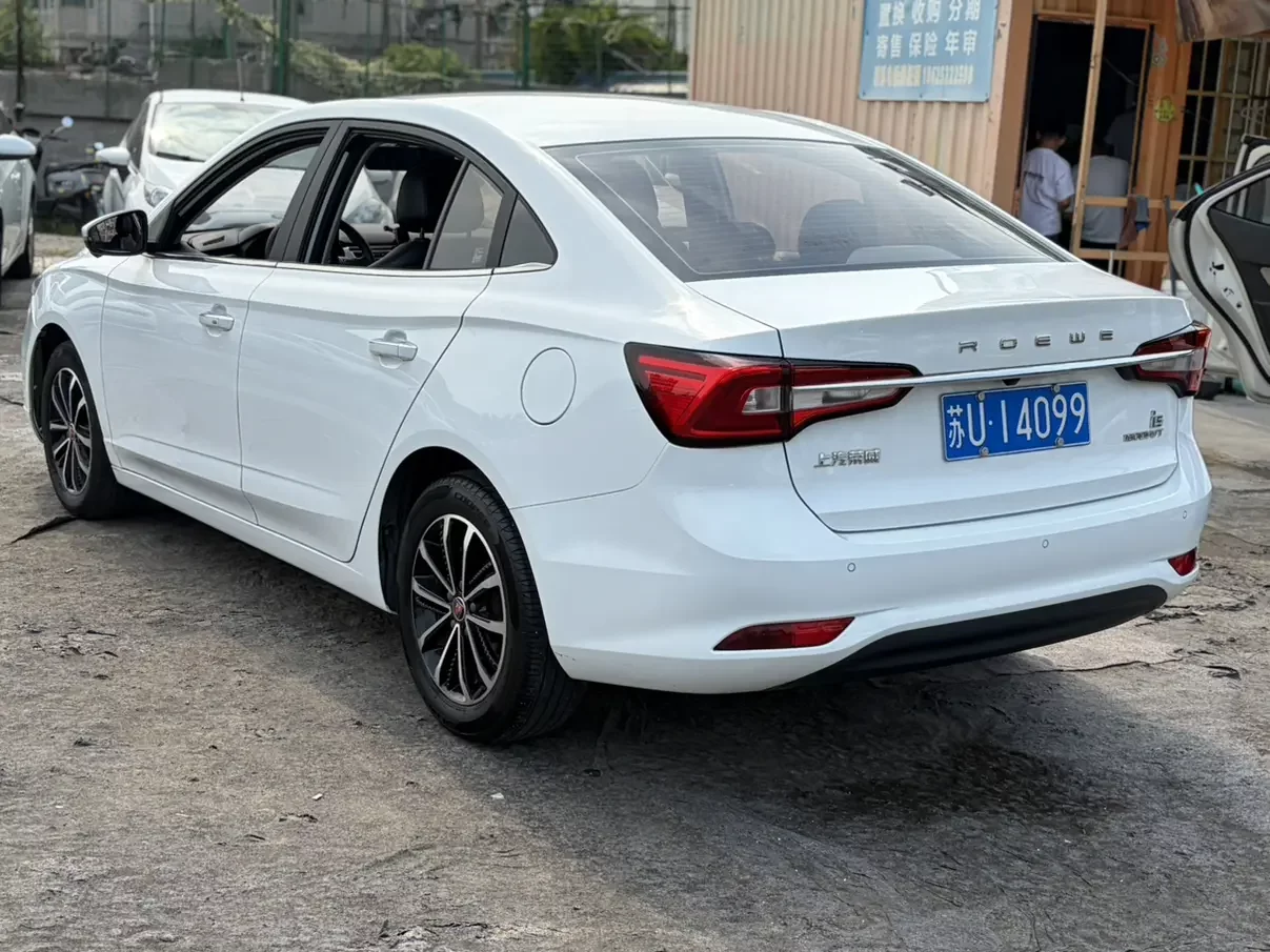 Roewe i5