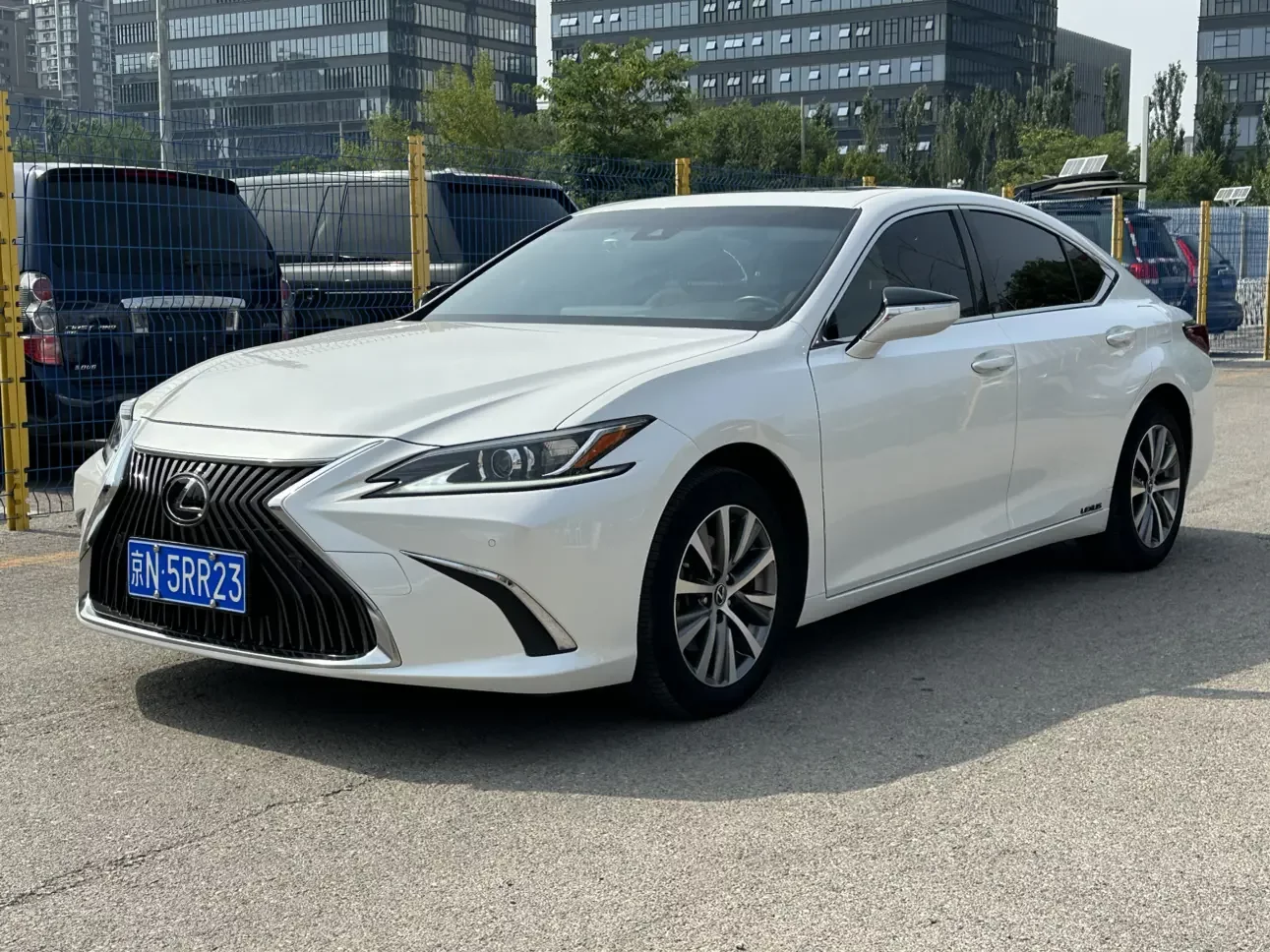 Lexus ES