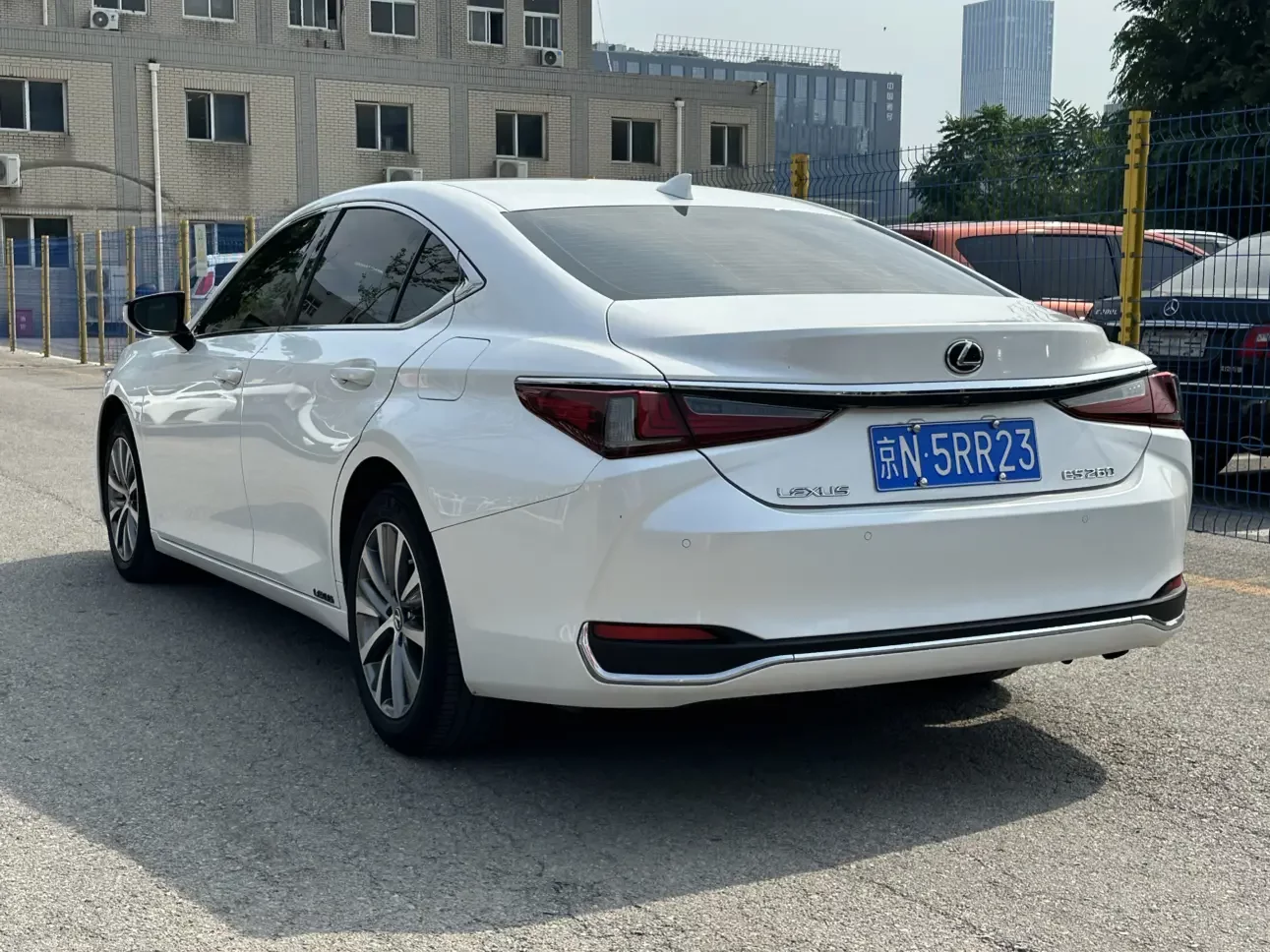 Lexus ES