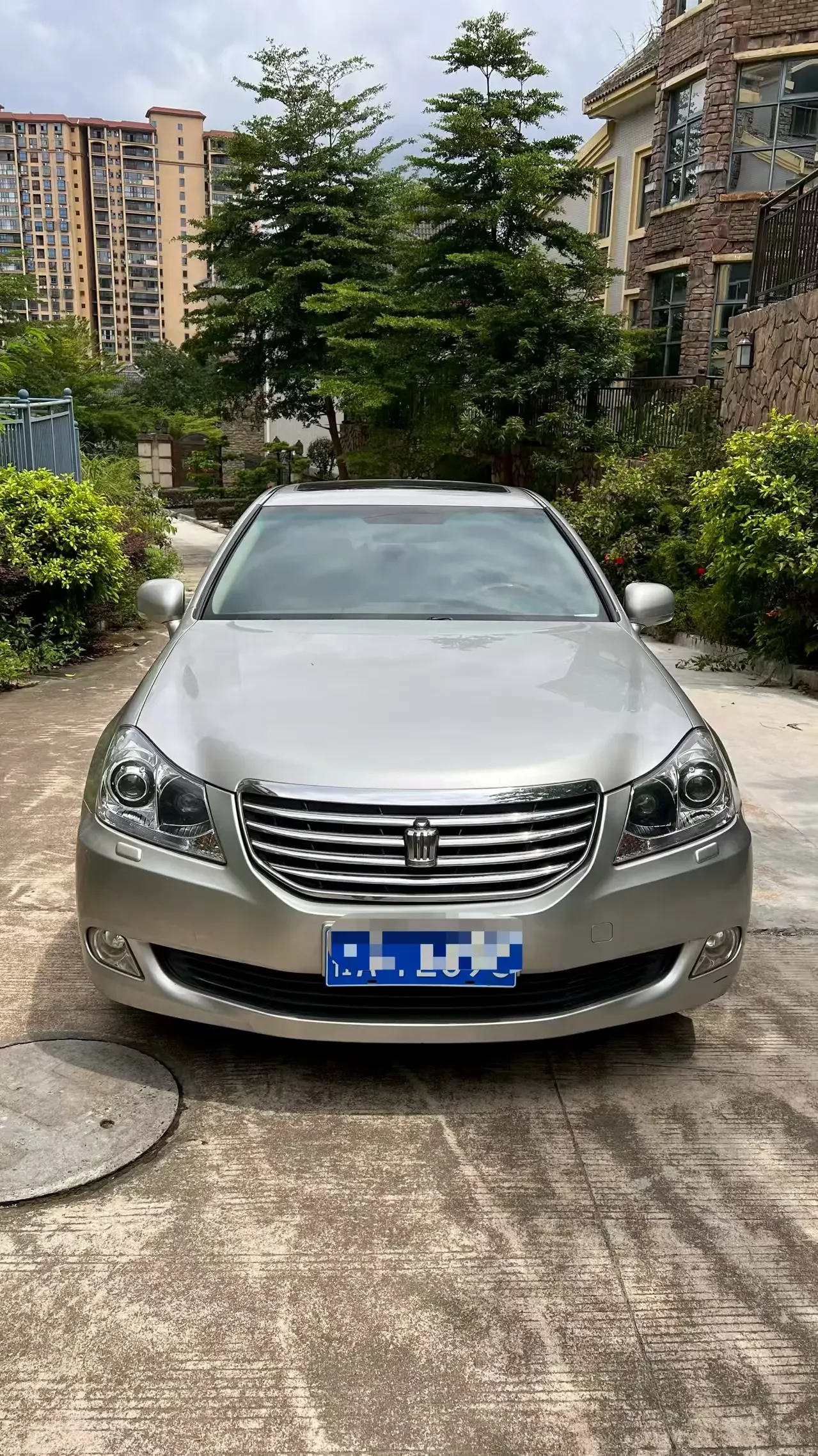 Toyota crown