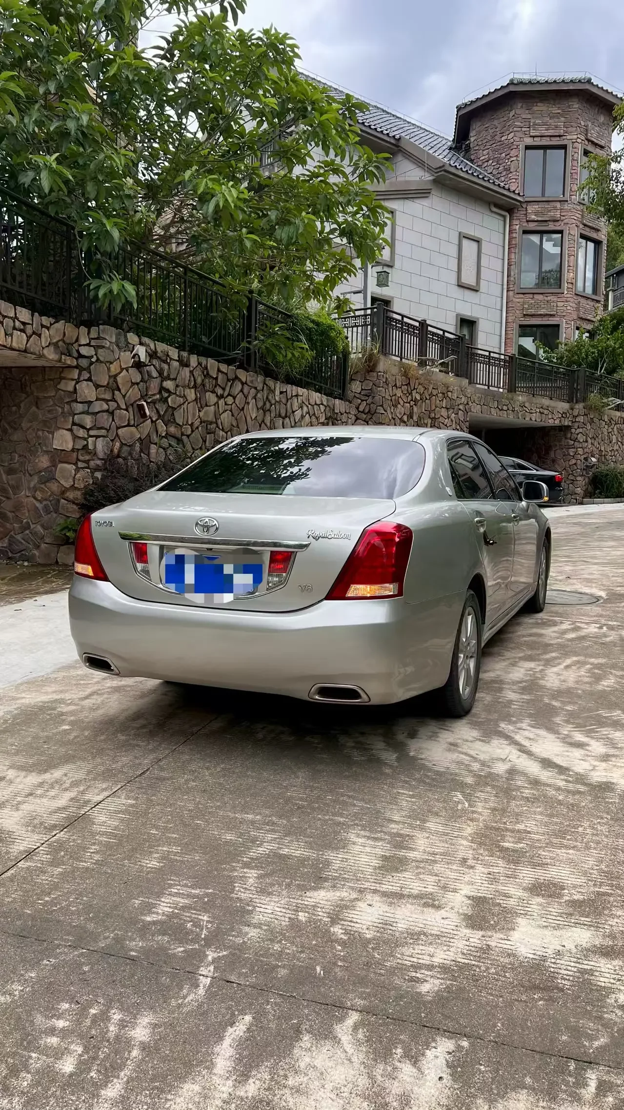 Toyota crown