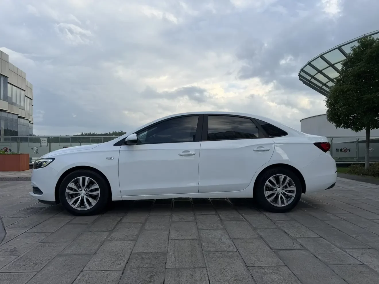 Buick Yinglang