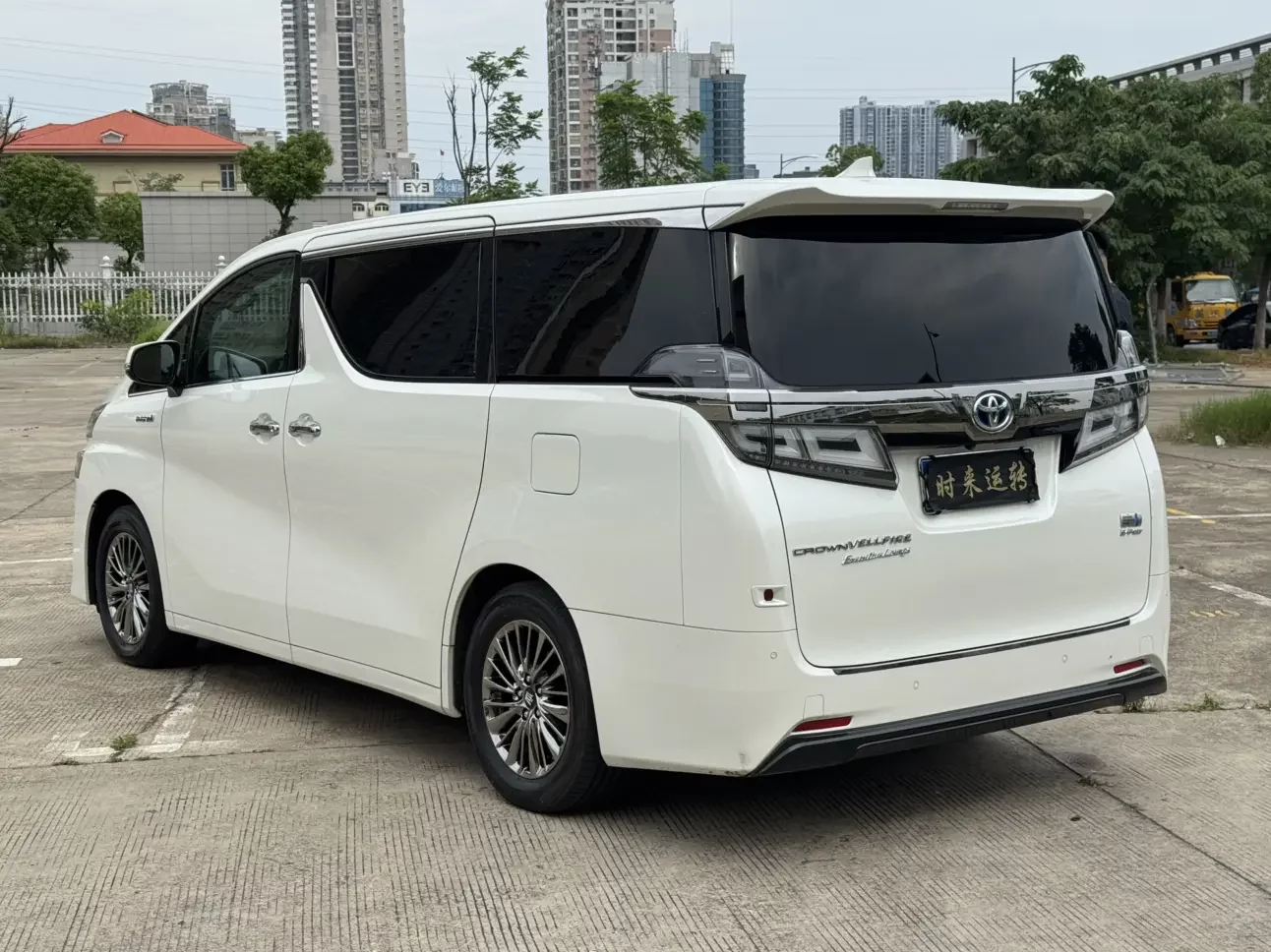 Toyota Crown Wellfire