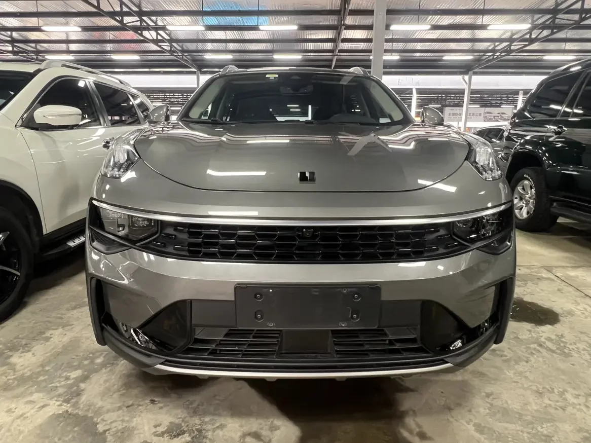 Lynk & Co 01