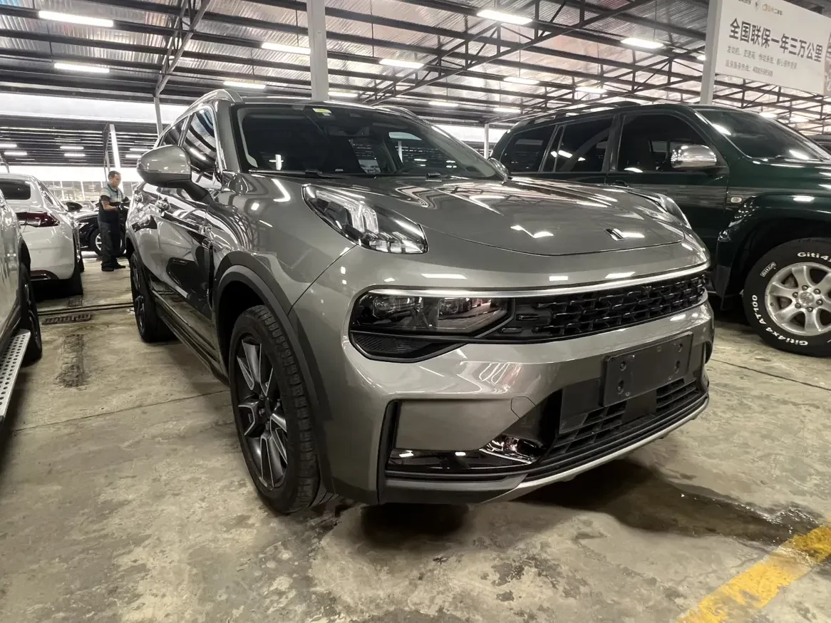 Lynk & Co 01
