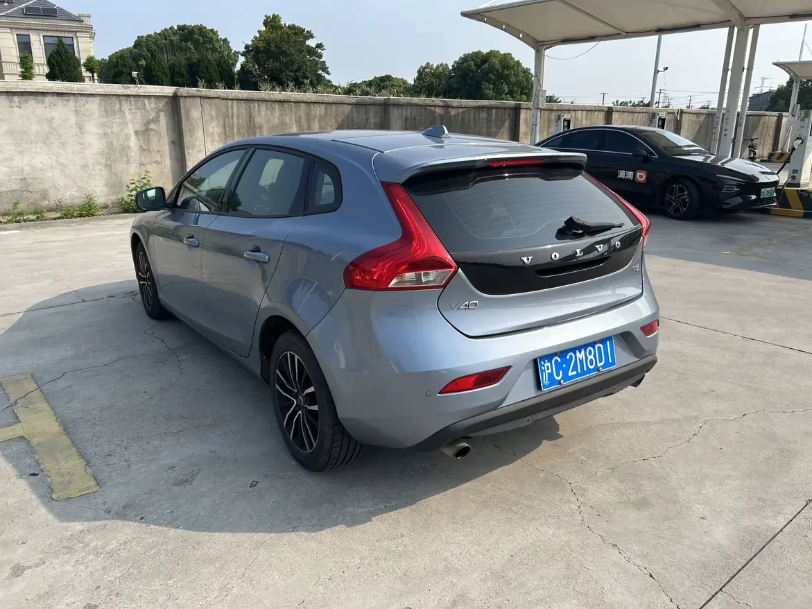 Volvo V40