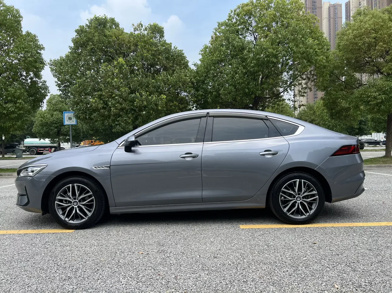 BYD Qin PLUS EV