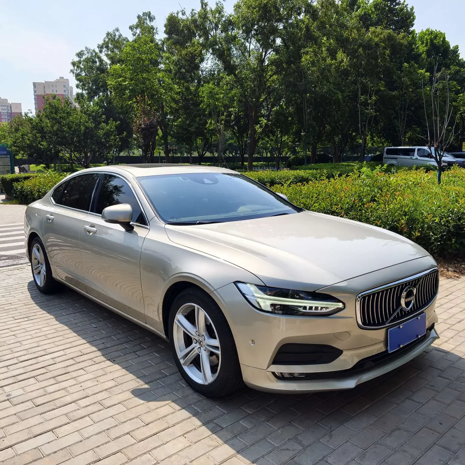 Volvo S90
