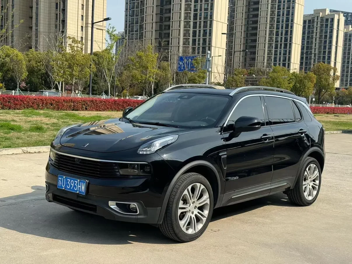 Lynk & Co 01