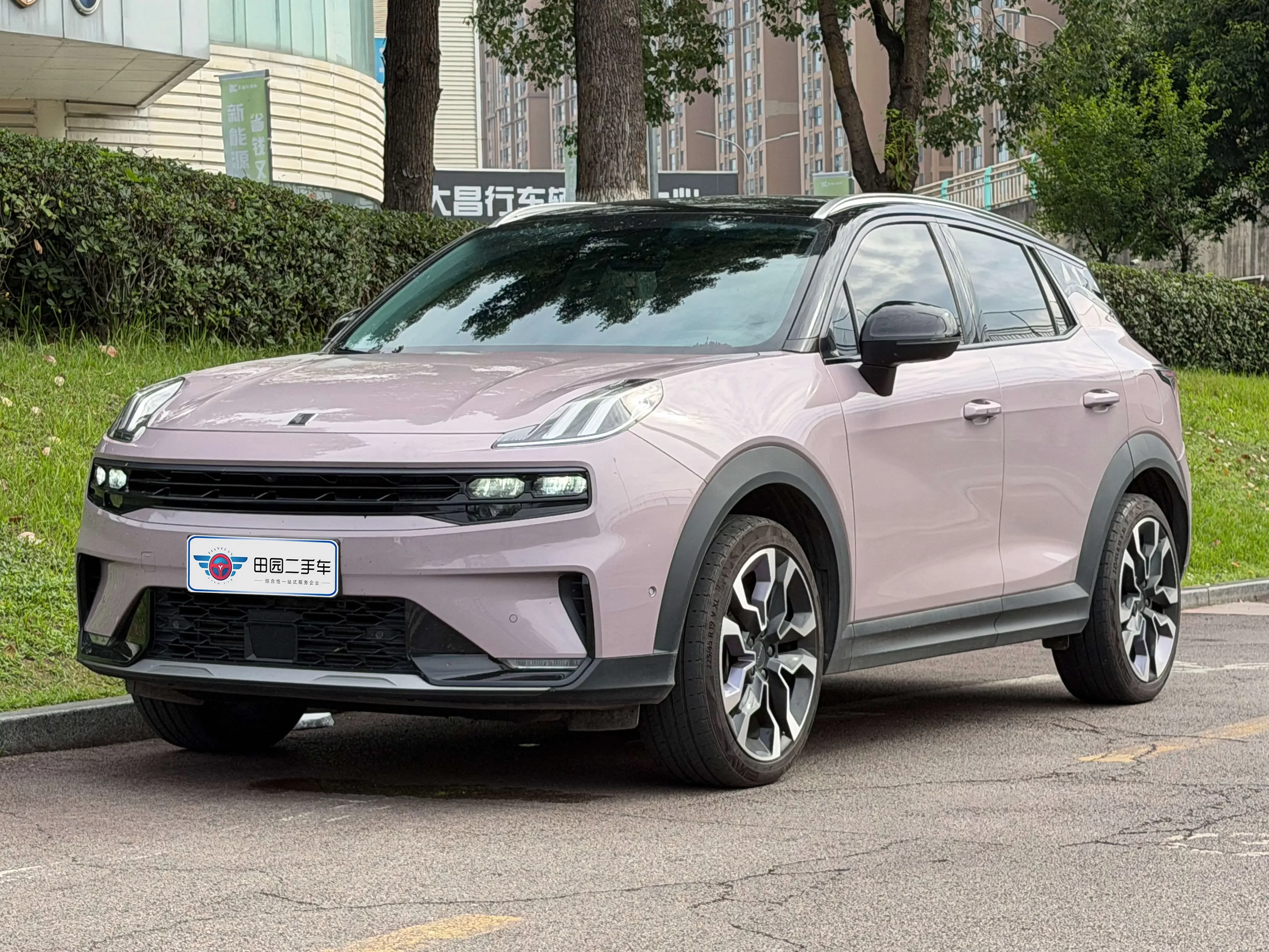 Lynk & Co 06