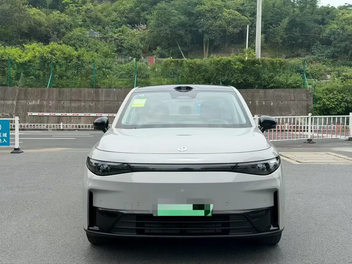 Leapmotor Zero running C10