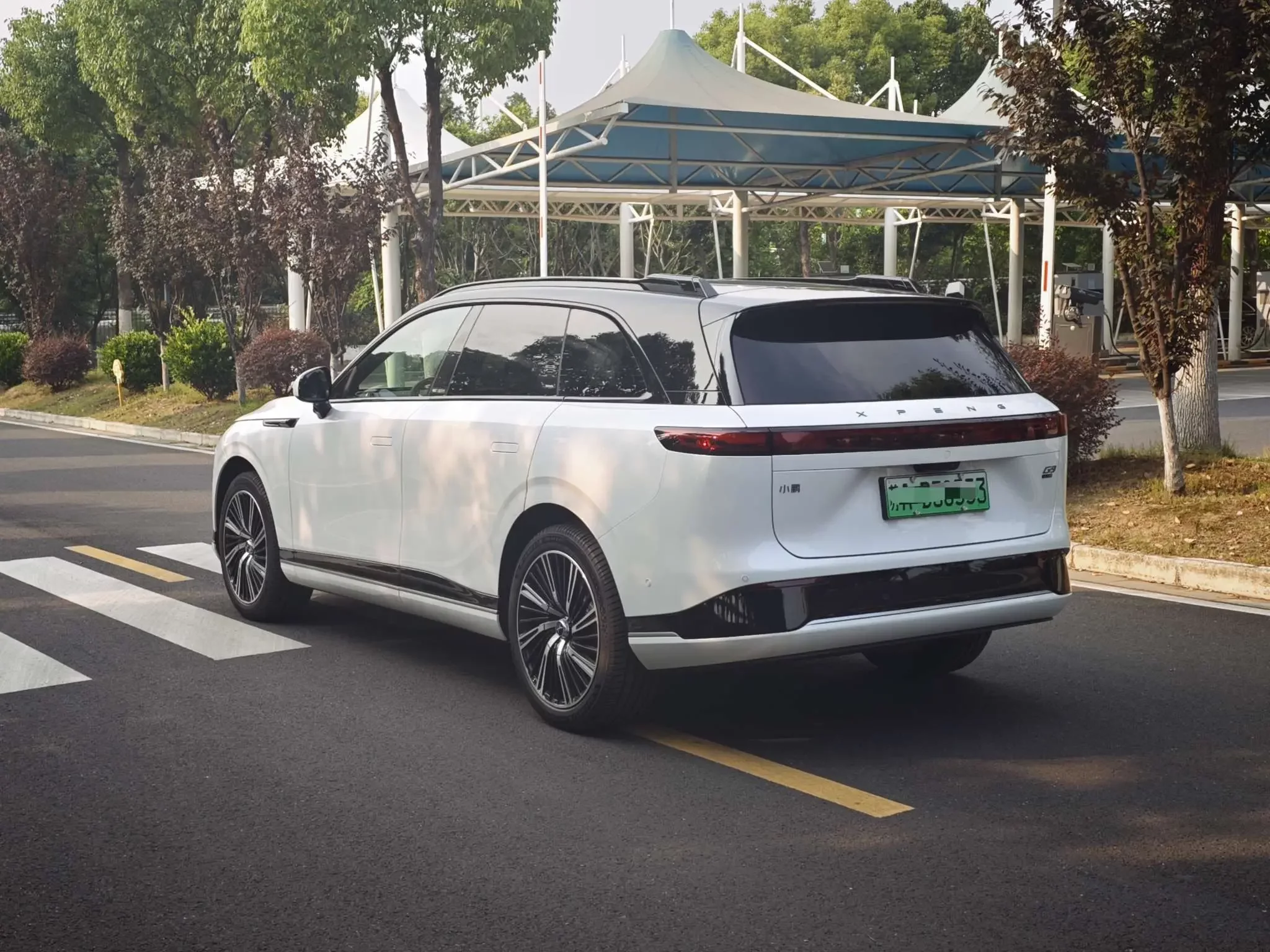 Xpeng G9