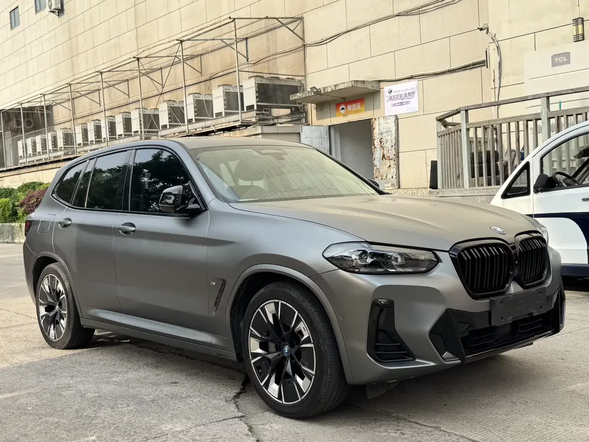BMW iX3