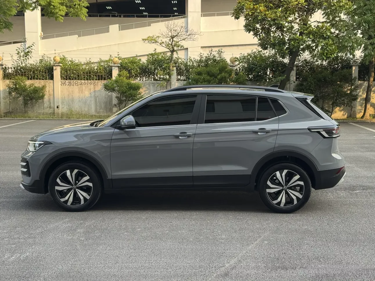 Volkswagen Tharu