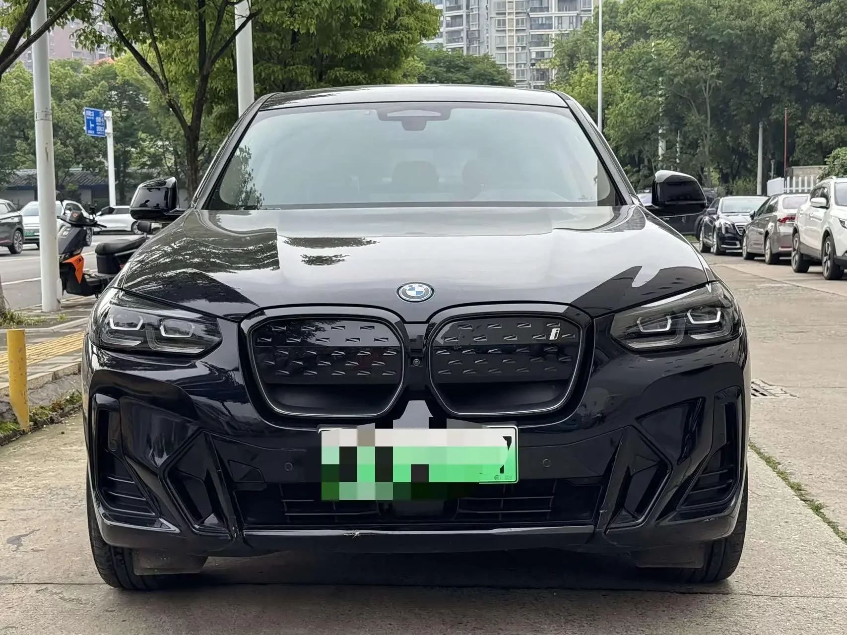 BMW iX3