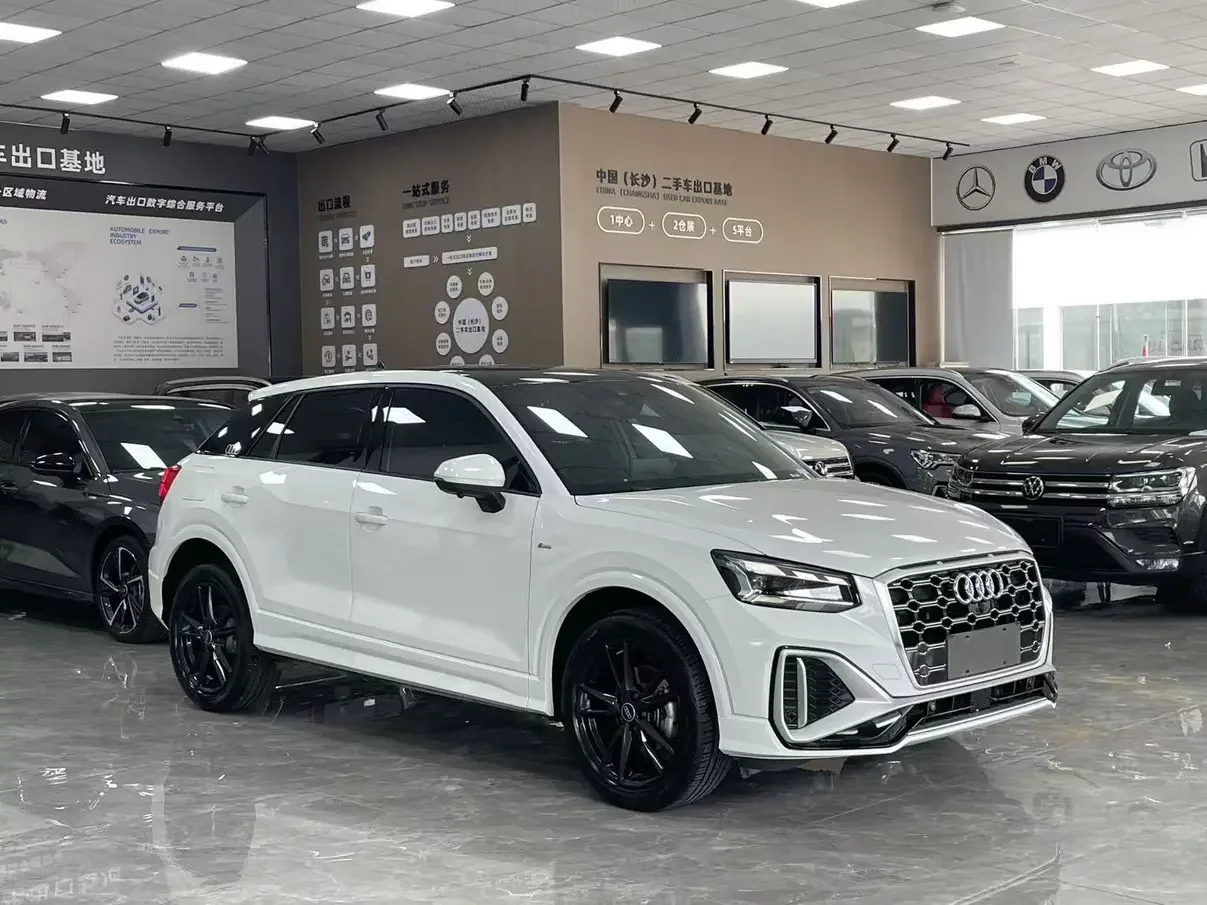 Audi Q2L