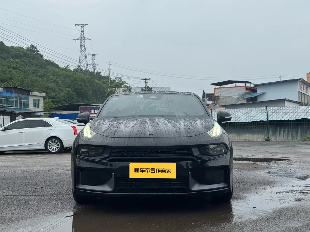 Lynk & Co 03