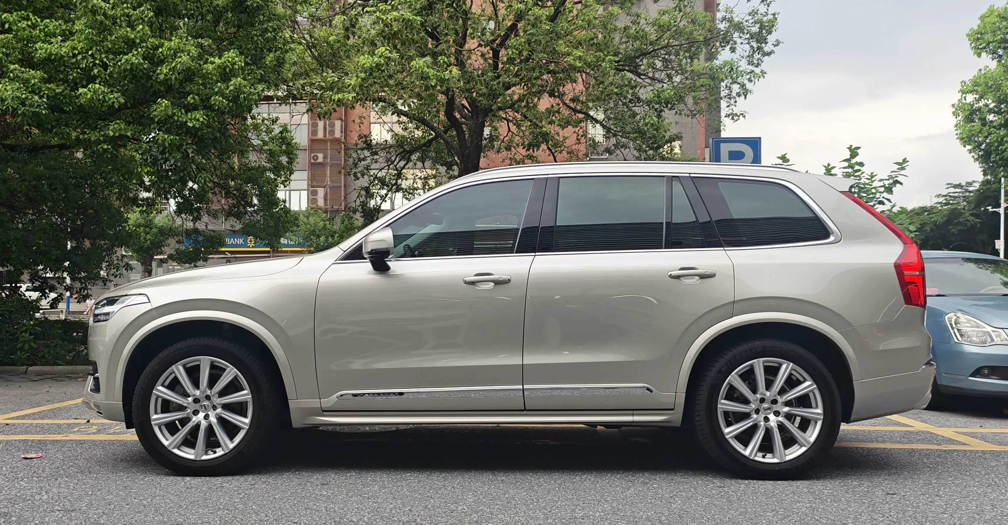 Volvo XC90