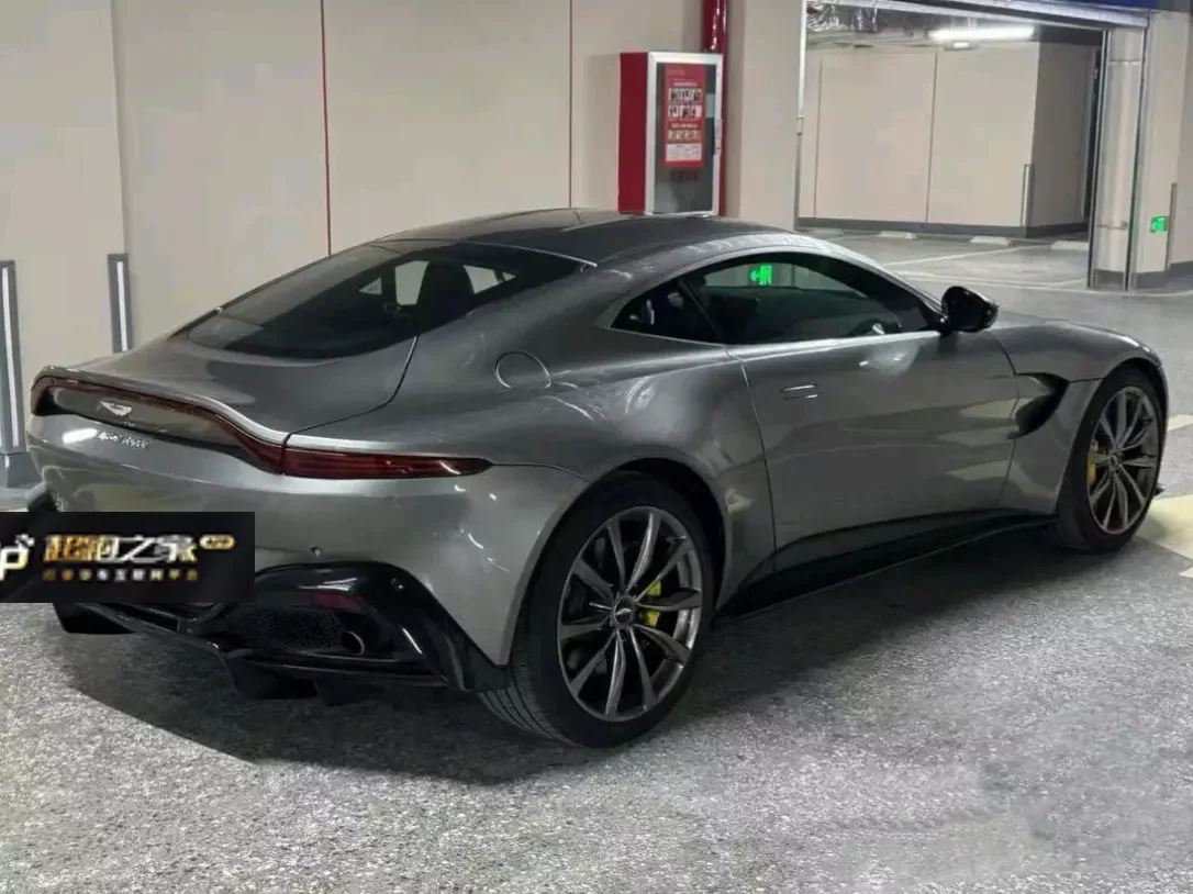 Aston Martin Vantage