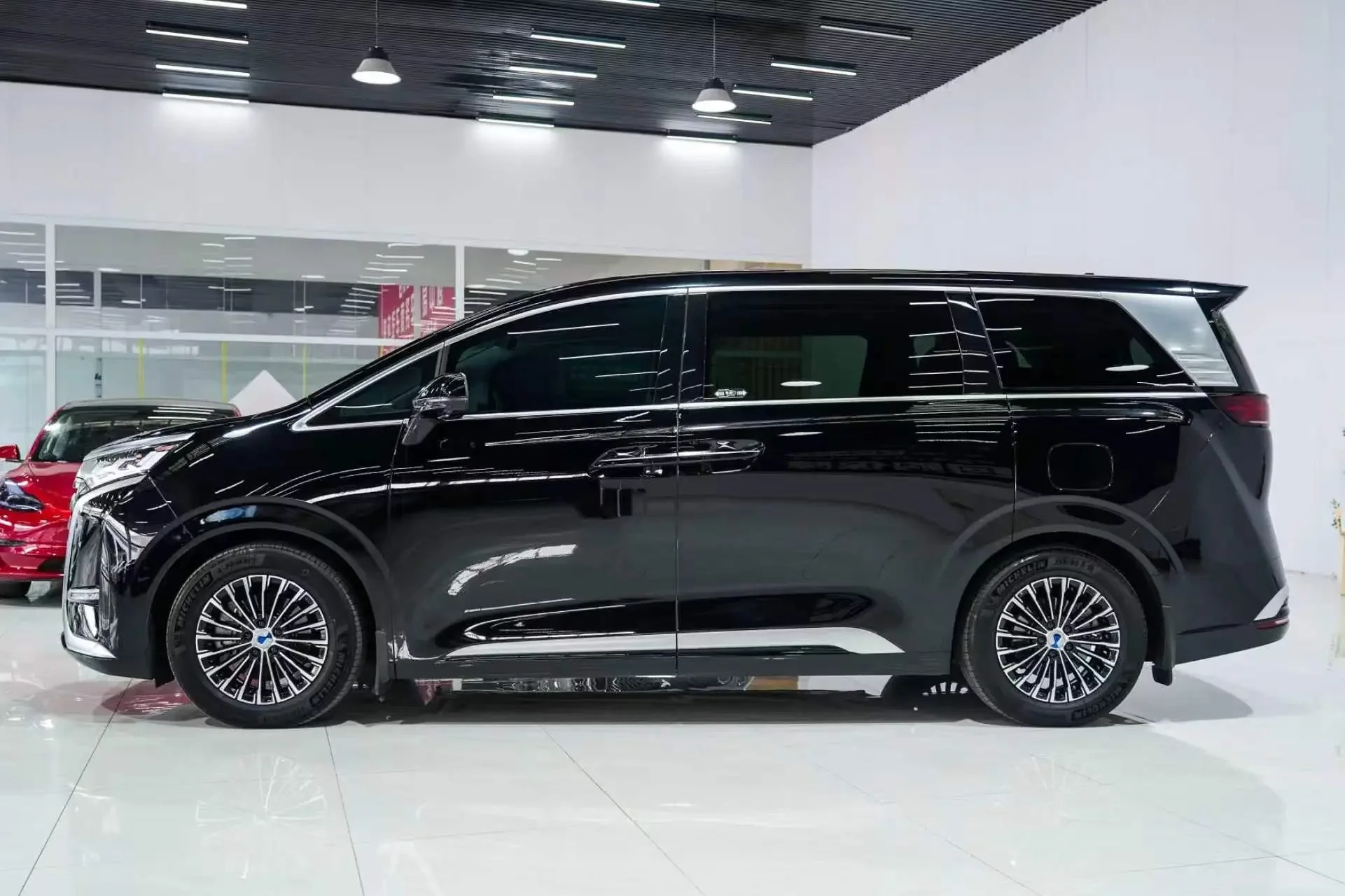Denza D9 DM