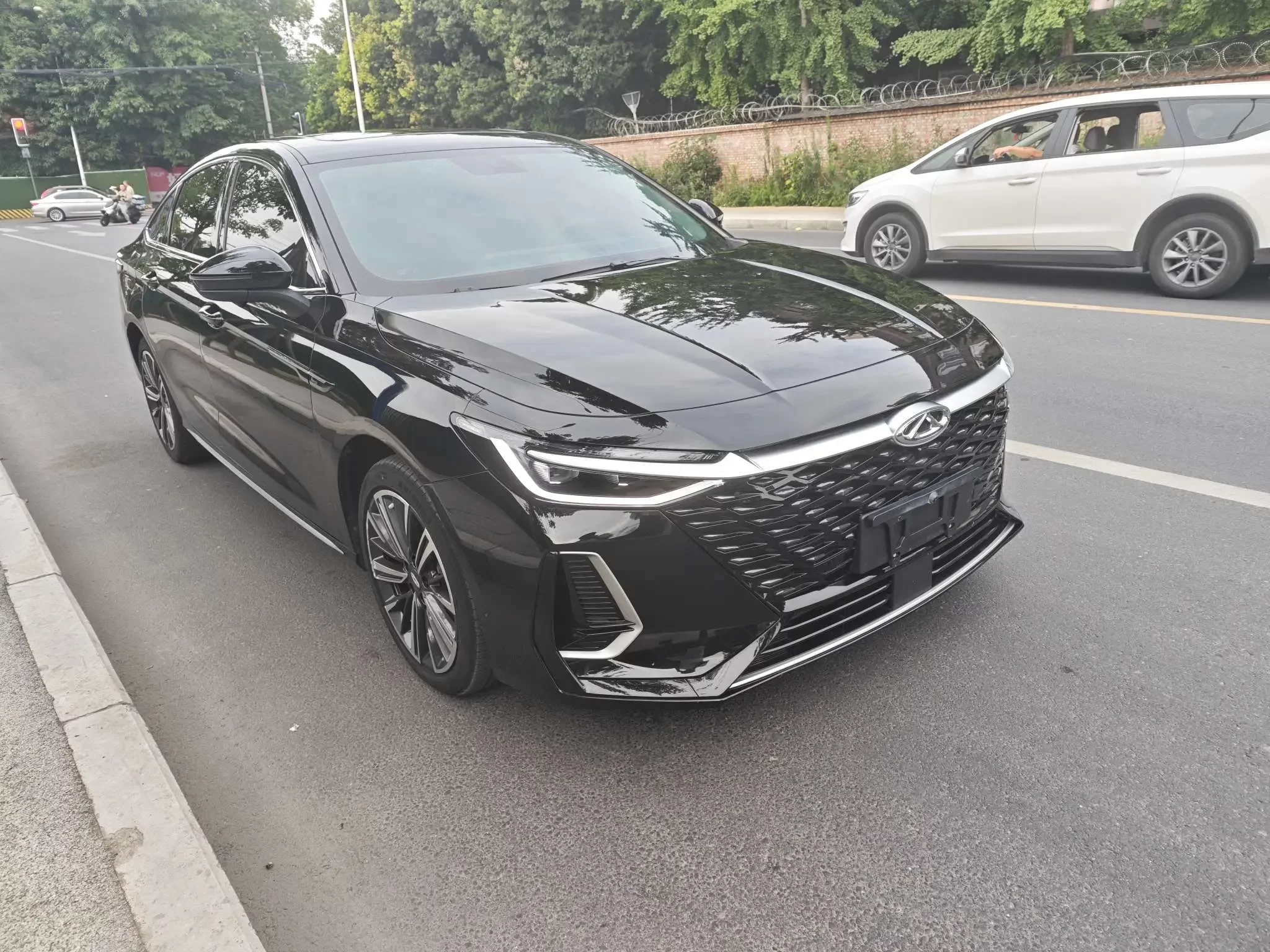 Chery Arrizo 8