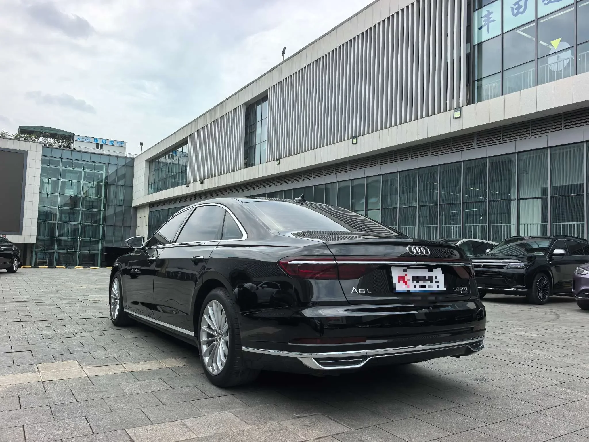 Audi A8