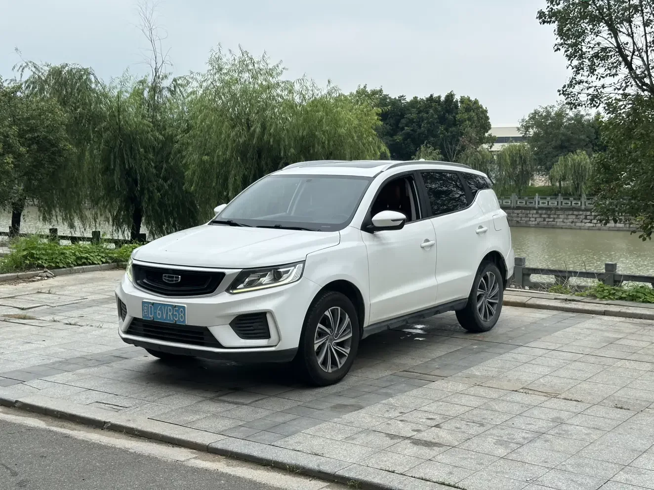Geely Vision X6