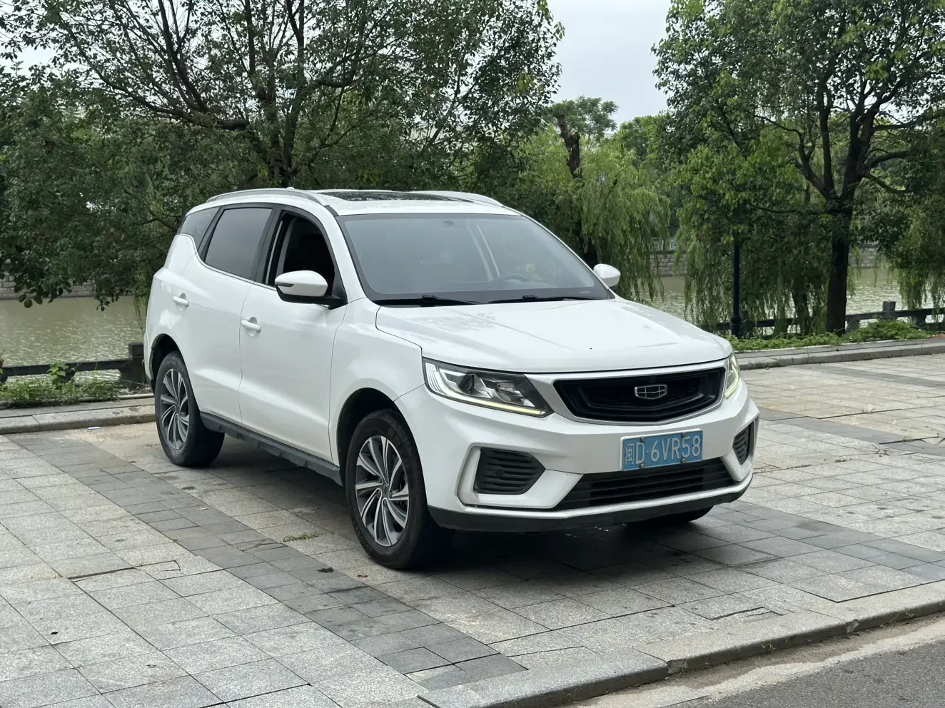 Geely Vision X6