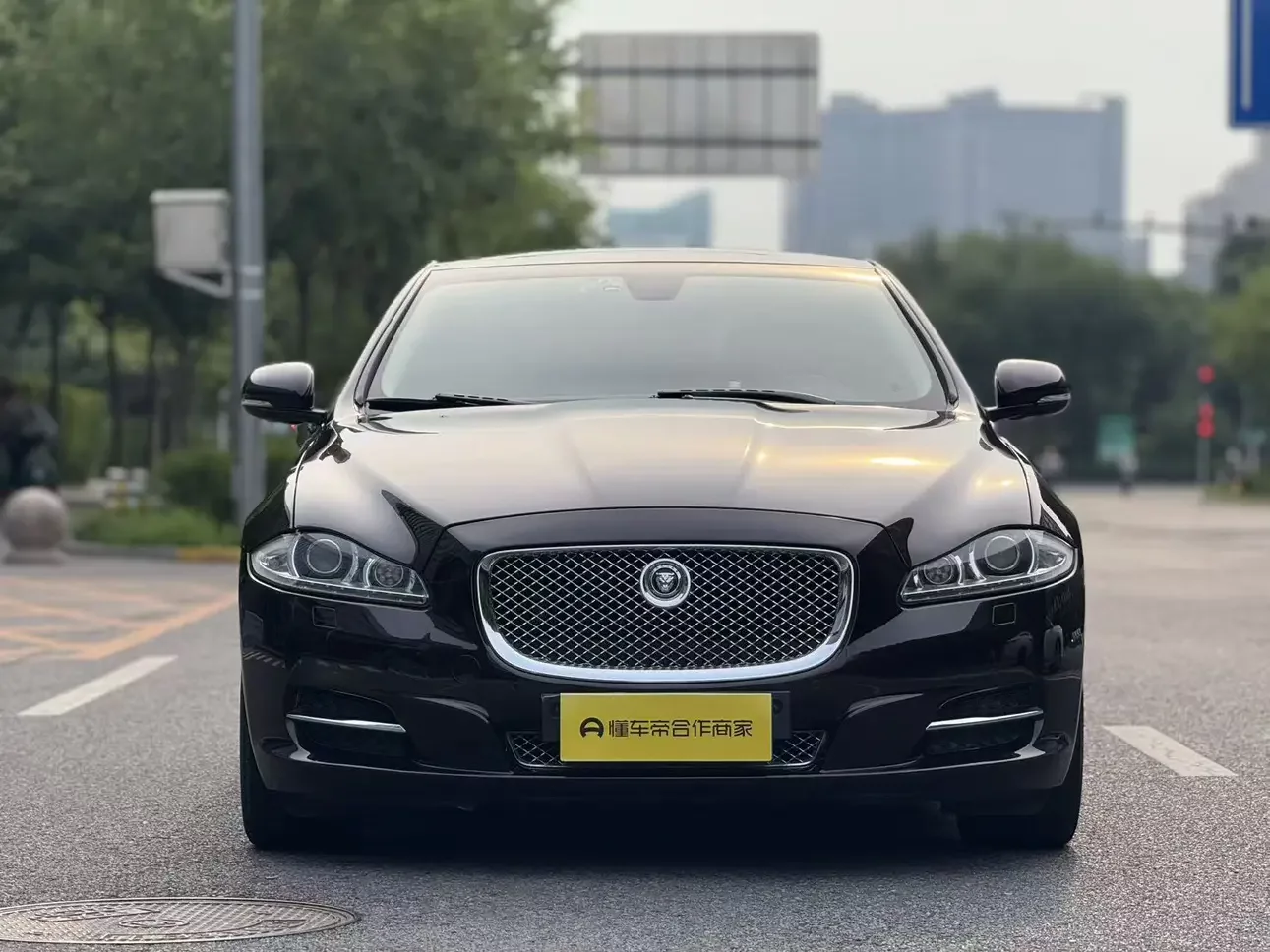 Jaguar XJ