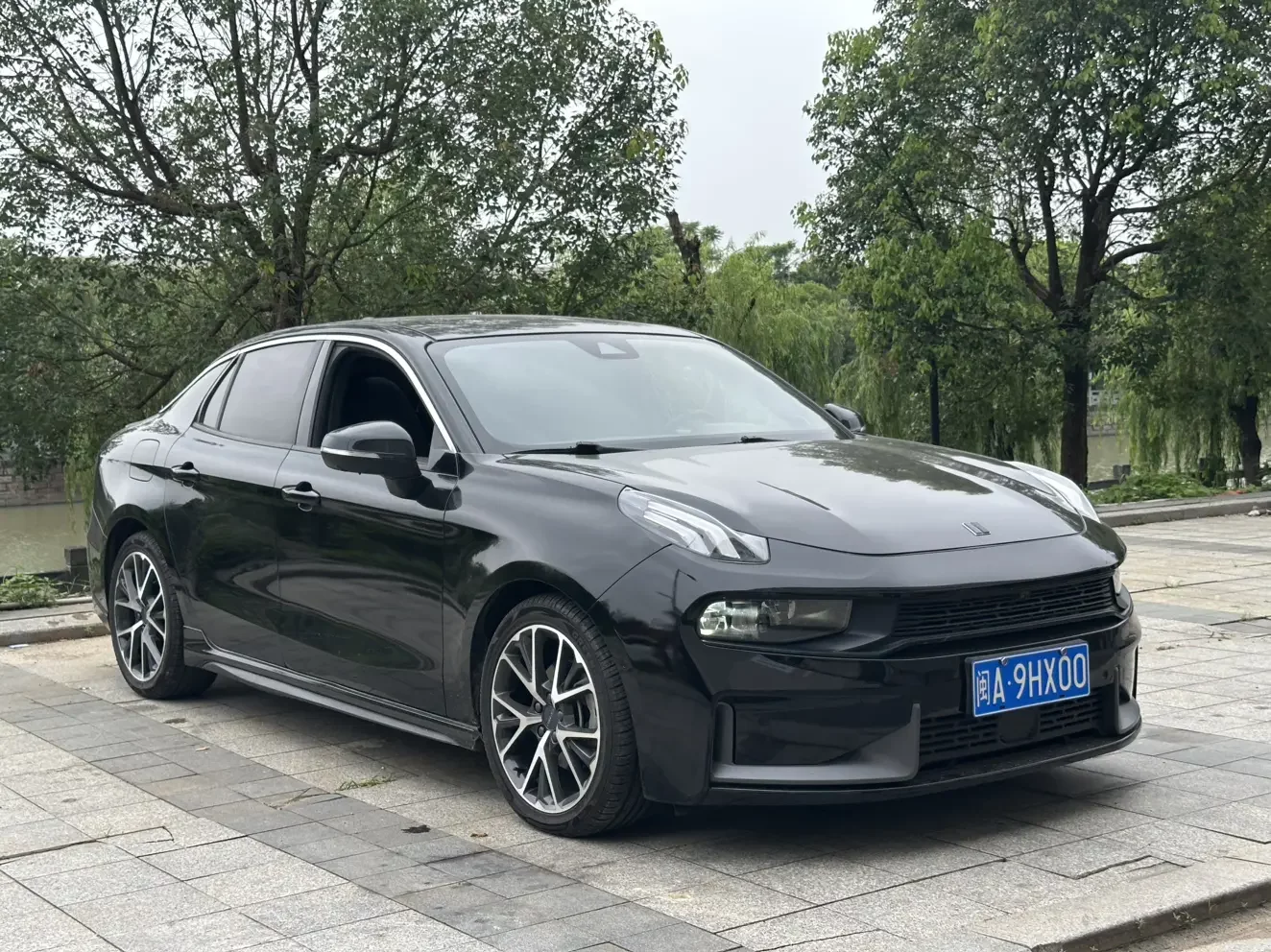 Lynk & Co 03