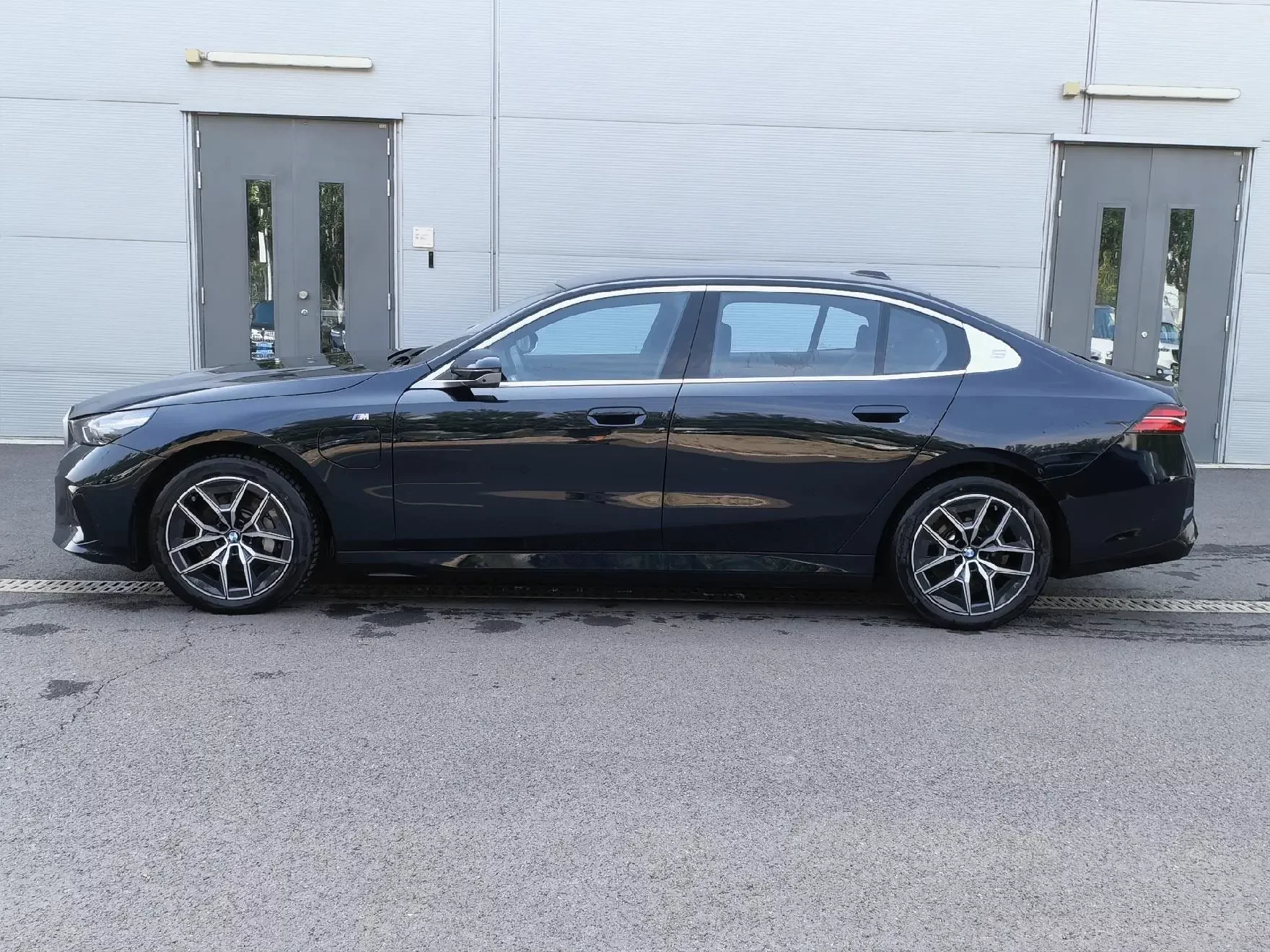 BMW i5