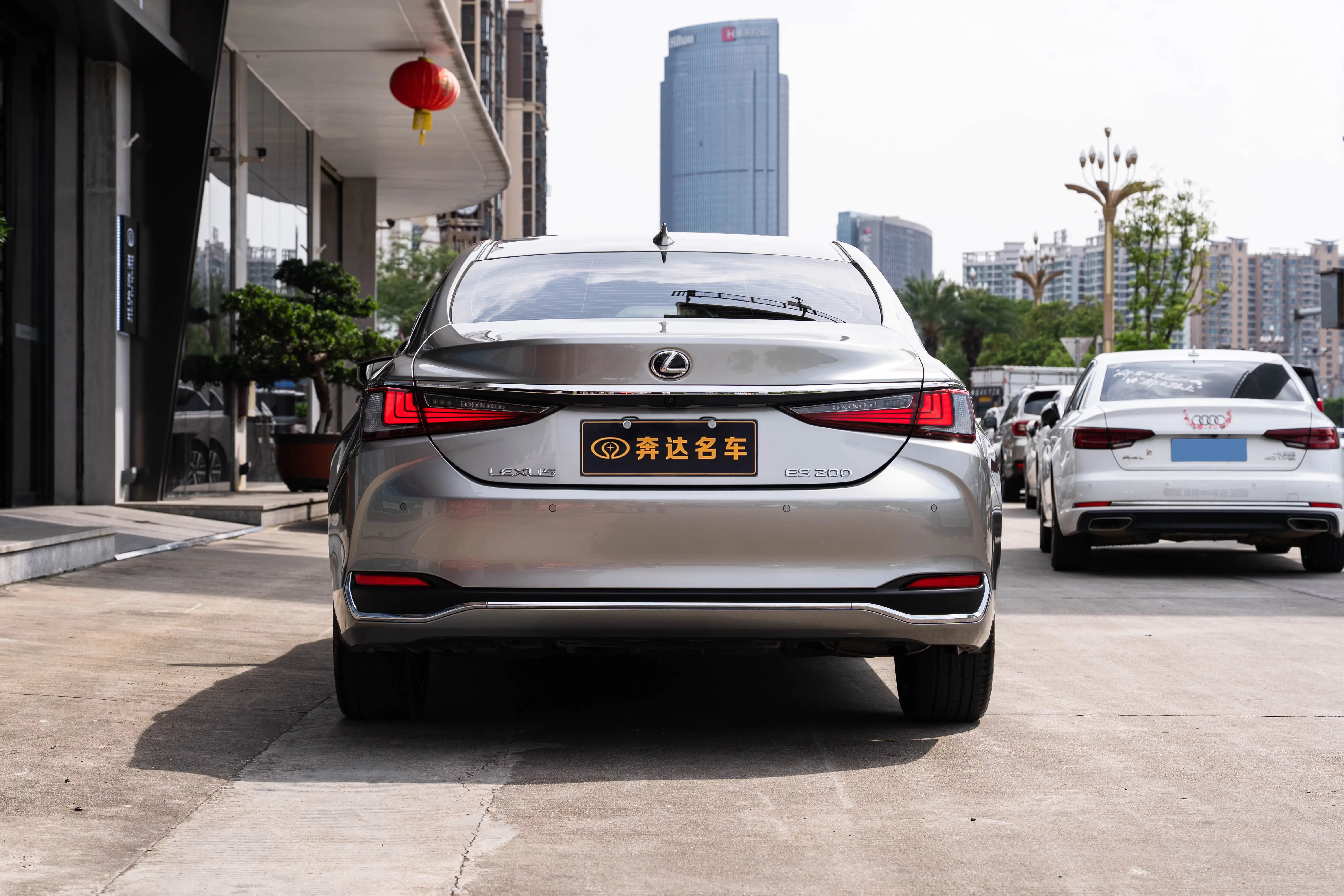 Lexus ES