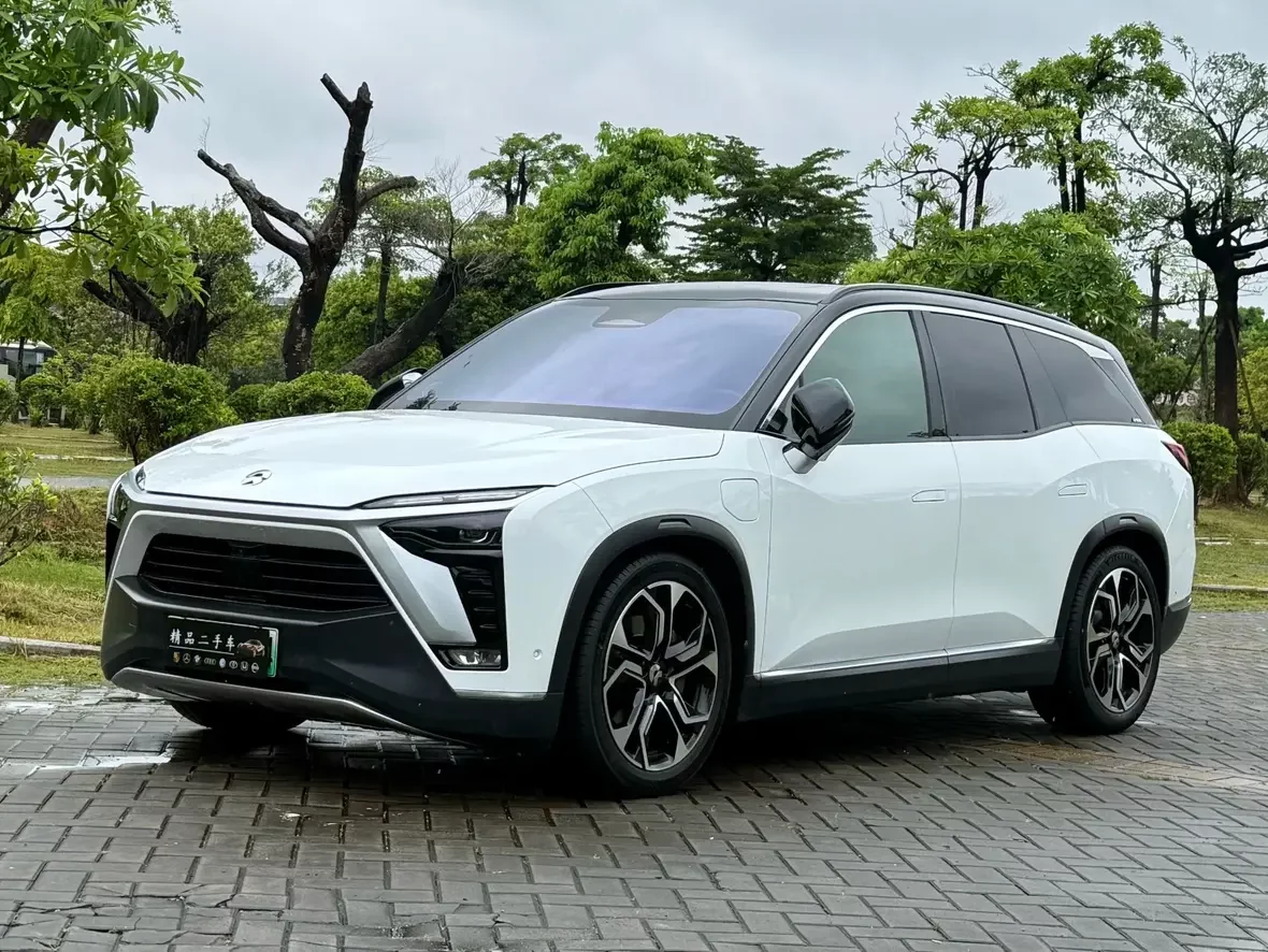 NIO ES8