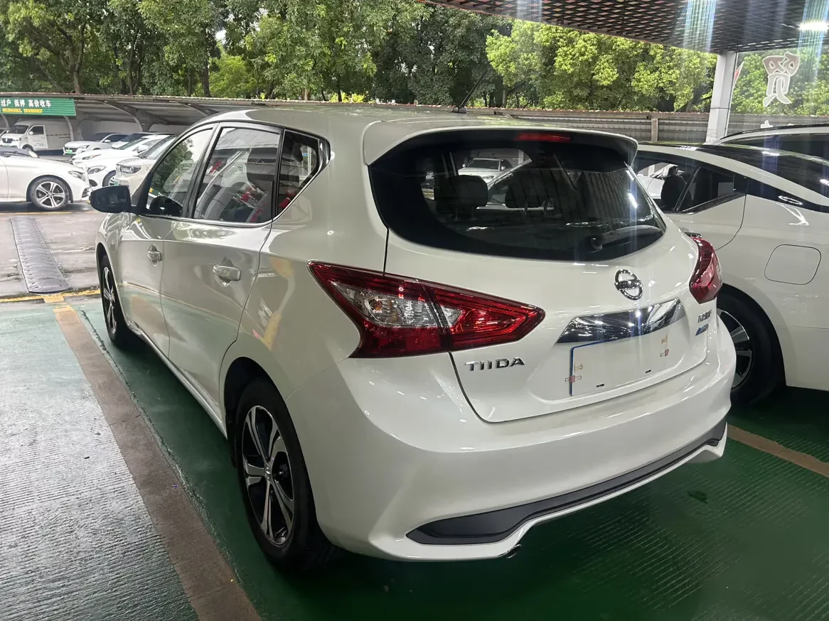 Nissan Tiida