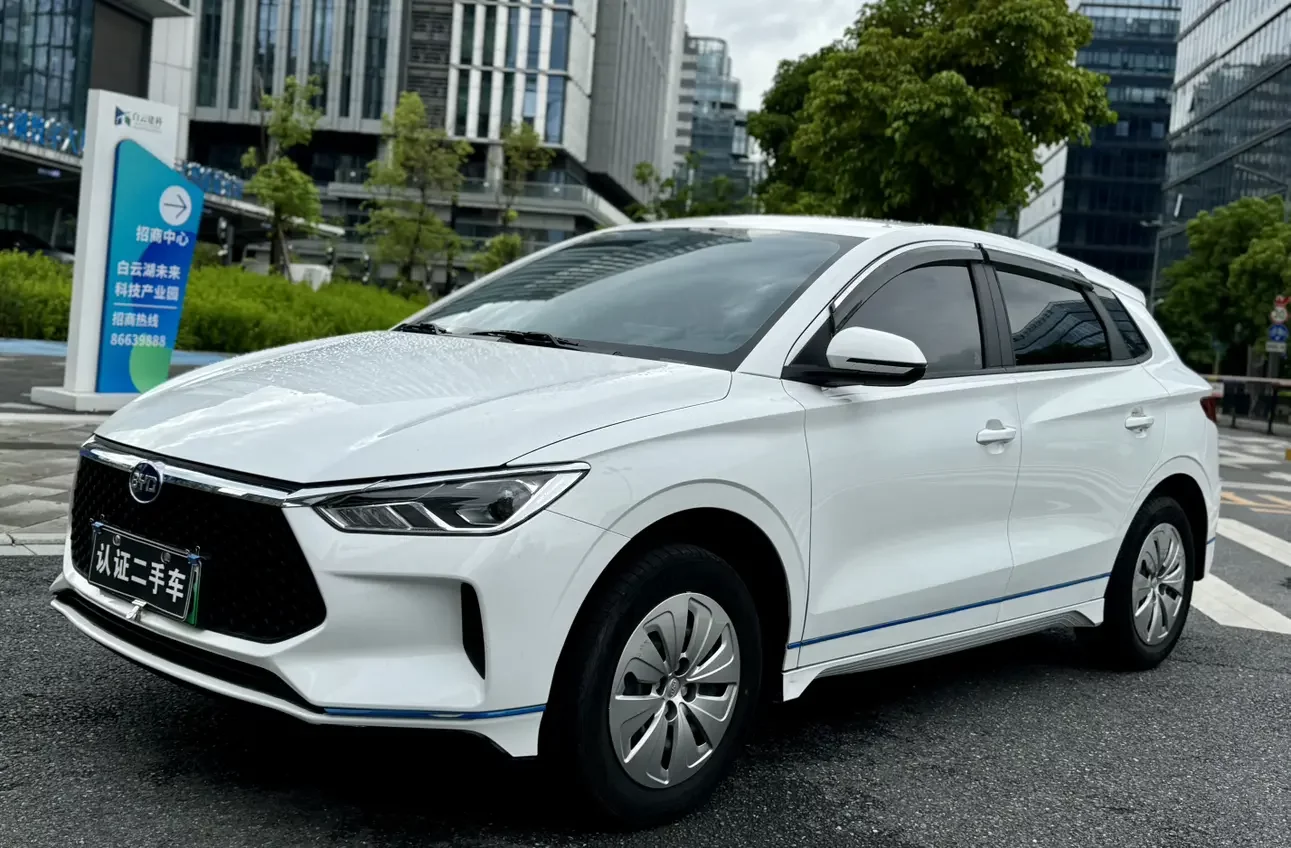 BYD e2