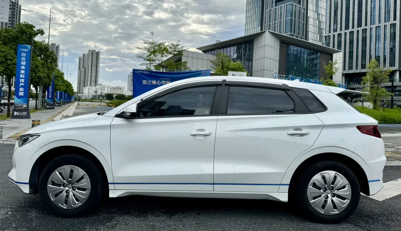 BYD e2
