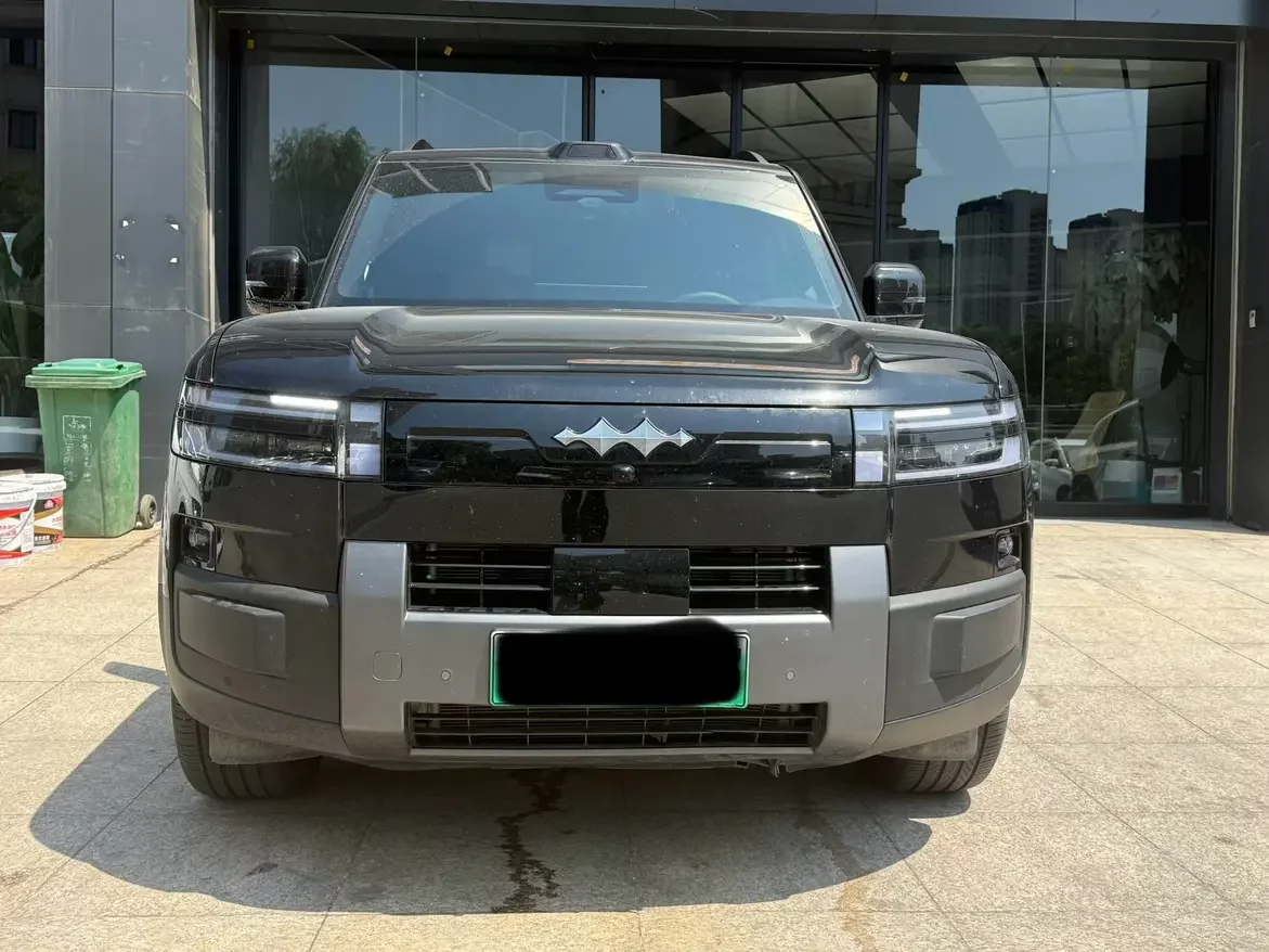 BYD Leopard Titanium 7 PHEV