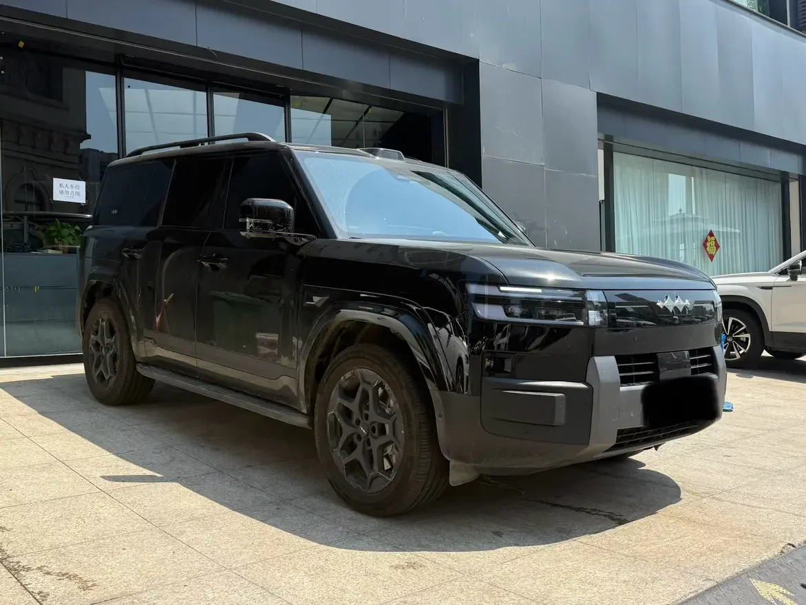 BYD Leopard Titanium 7 PHEV