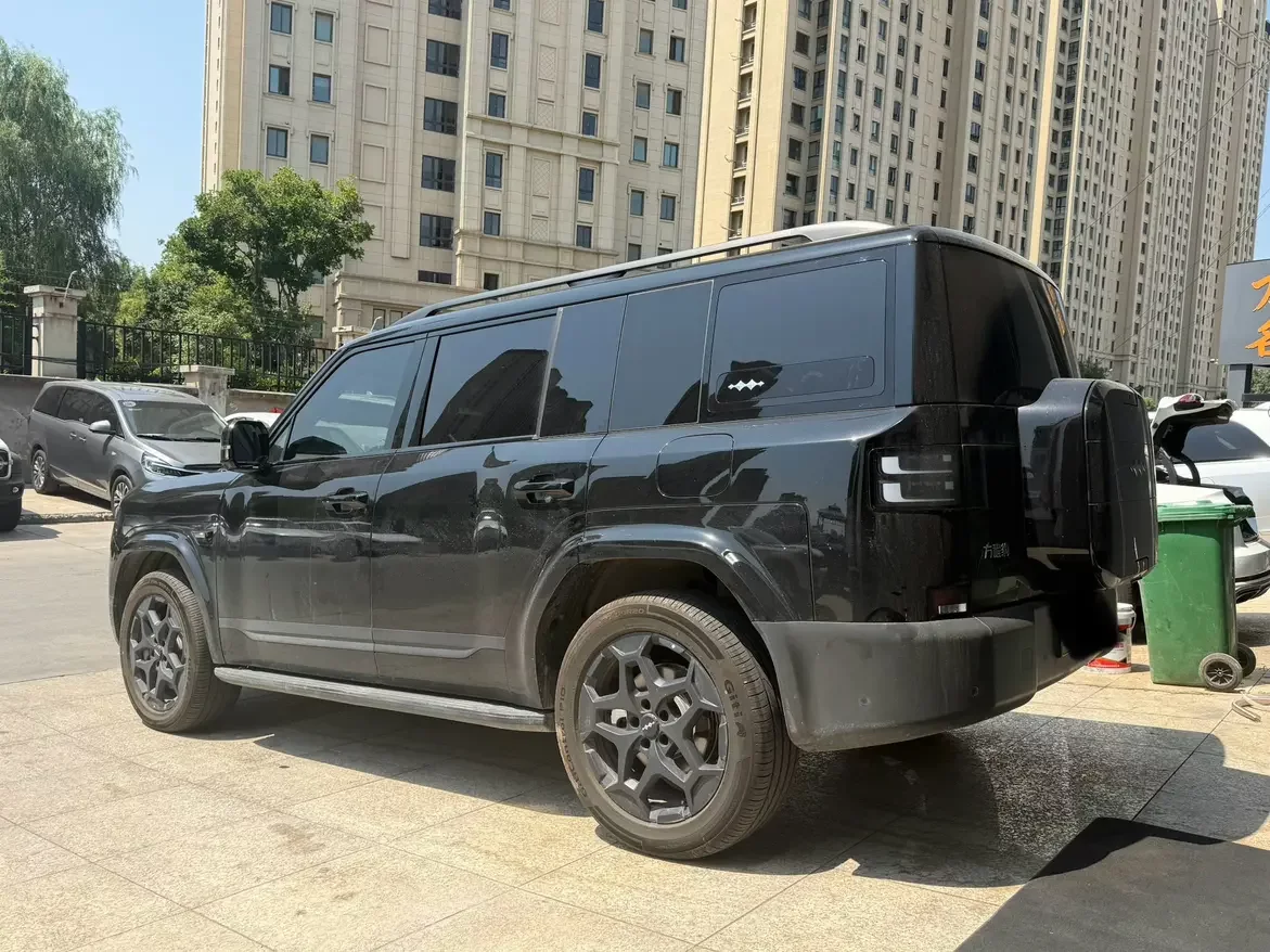 BYD Leopard Titanium 7 PHEV