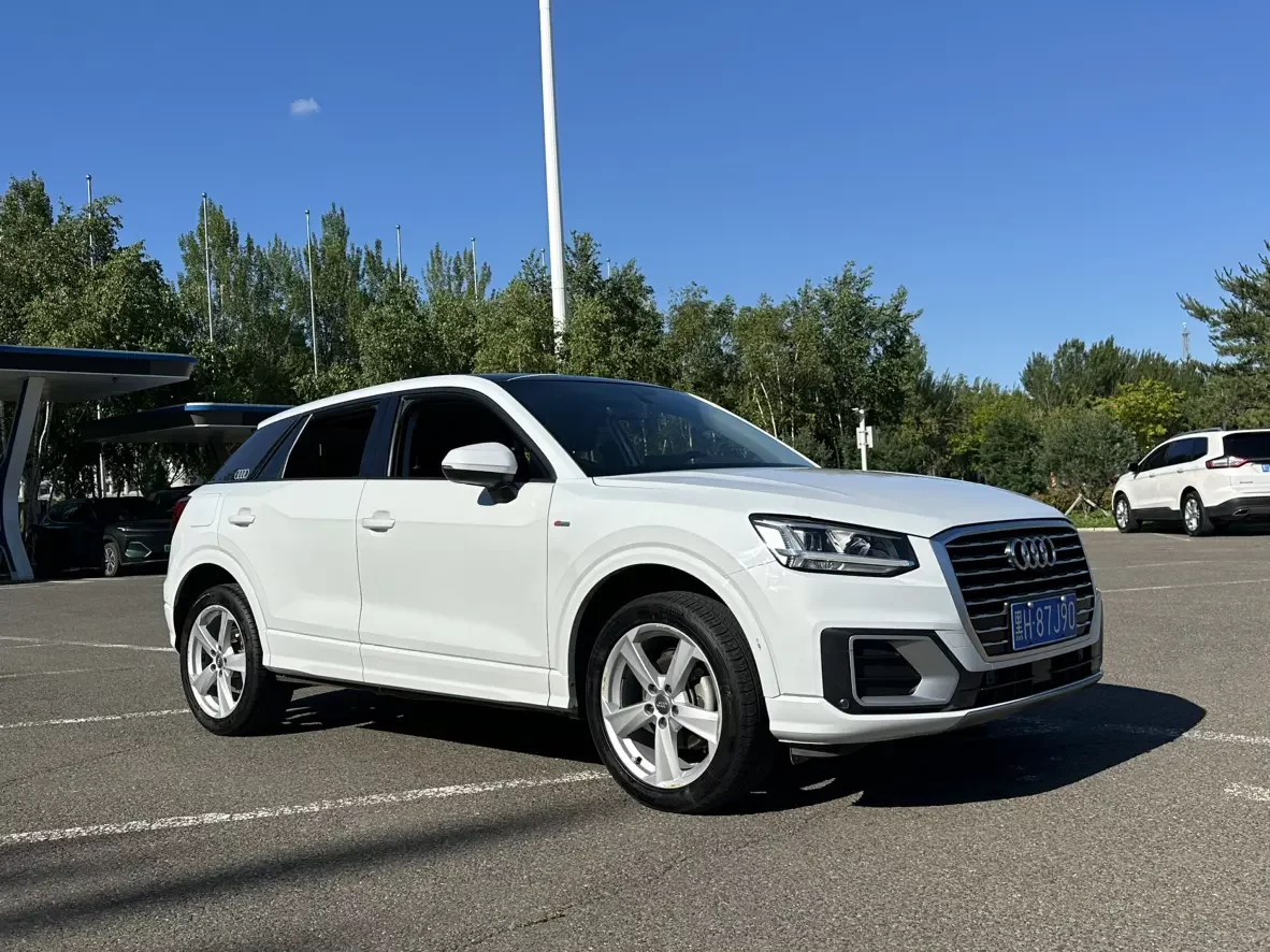 Audi Q2L