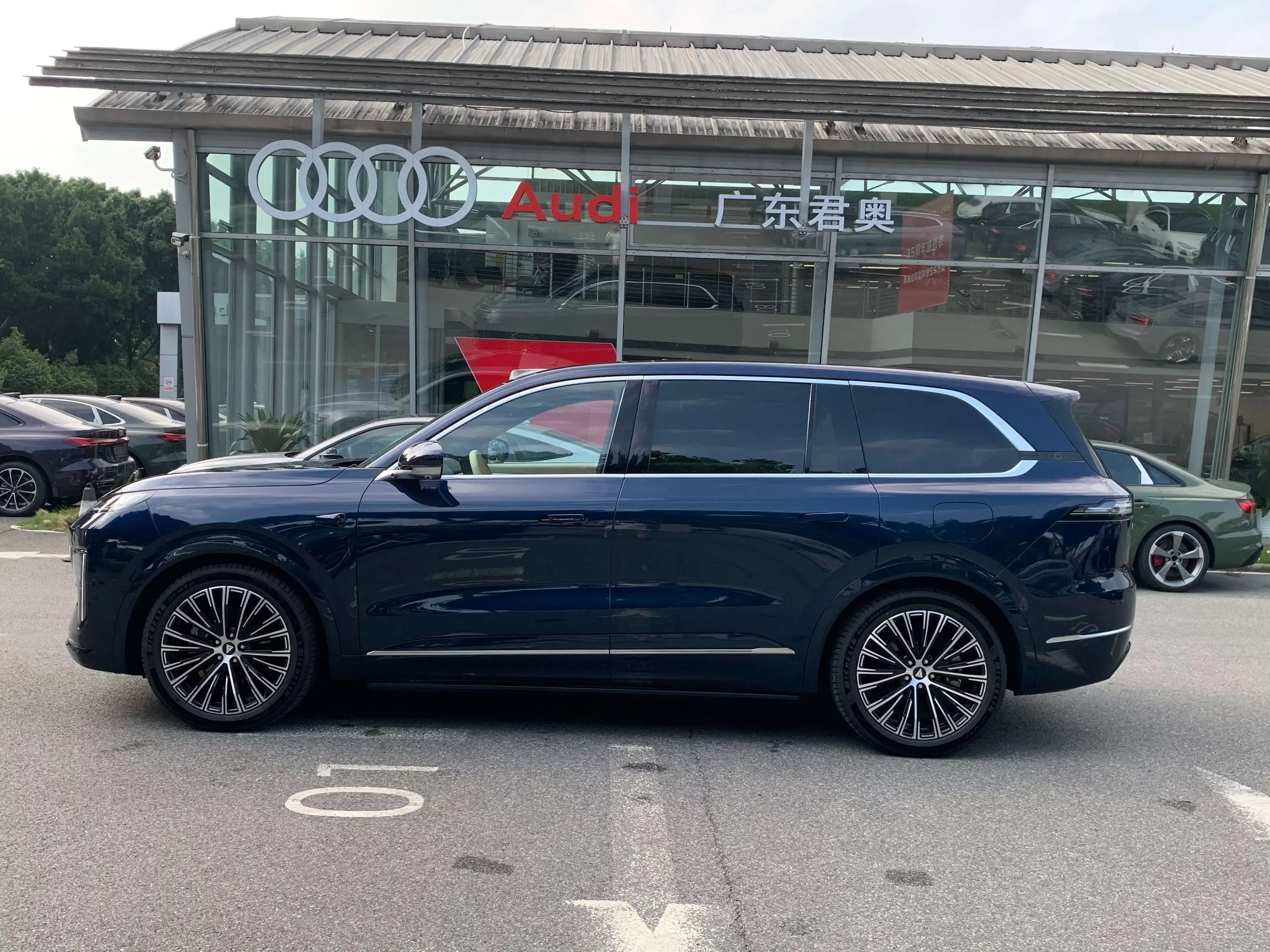 Deepal Dark blue S09