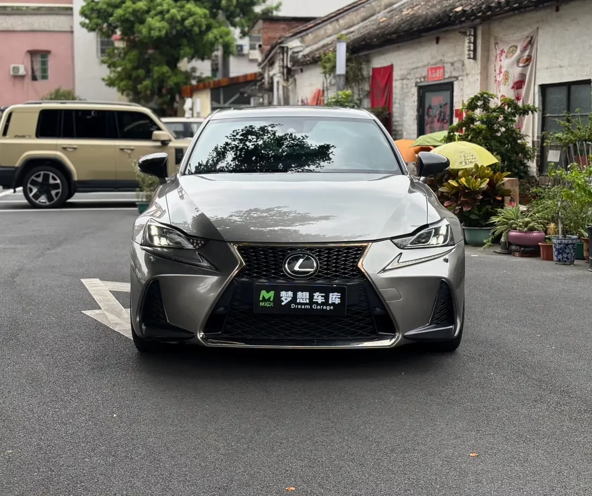 Lexus IS