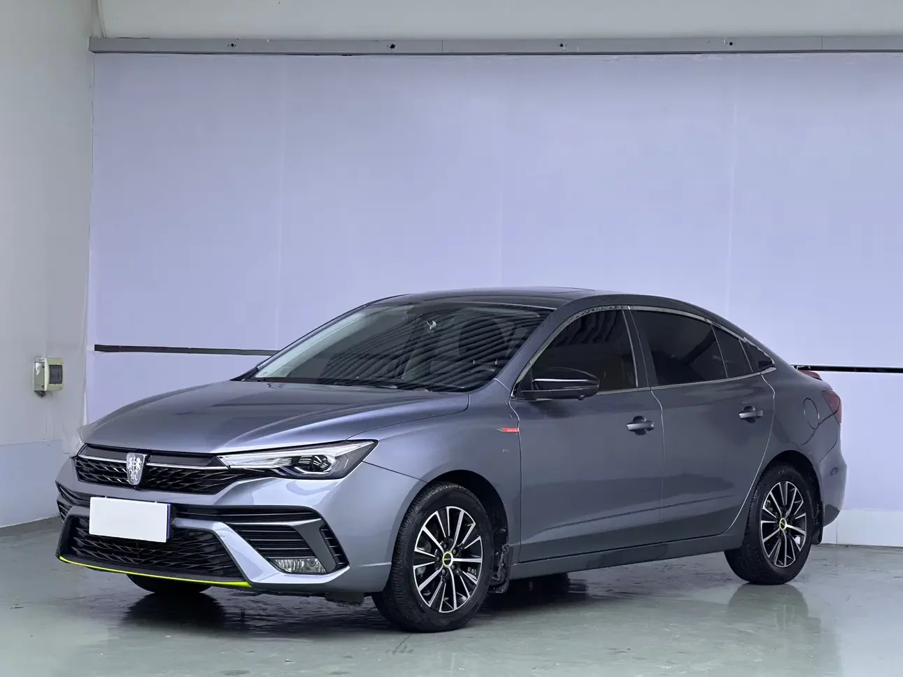 Roewe i5