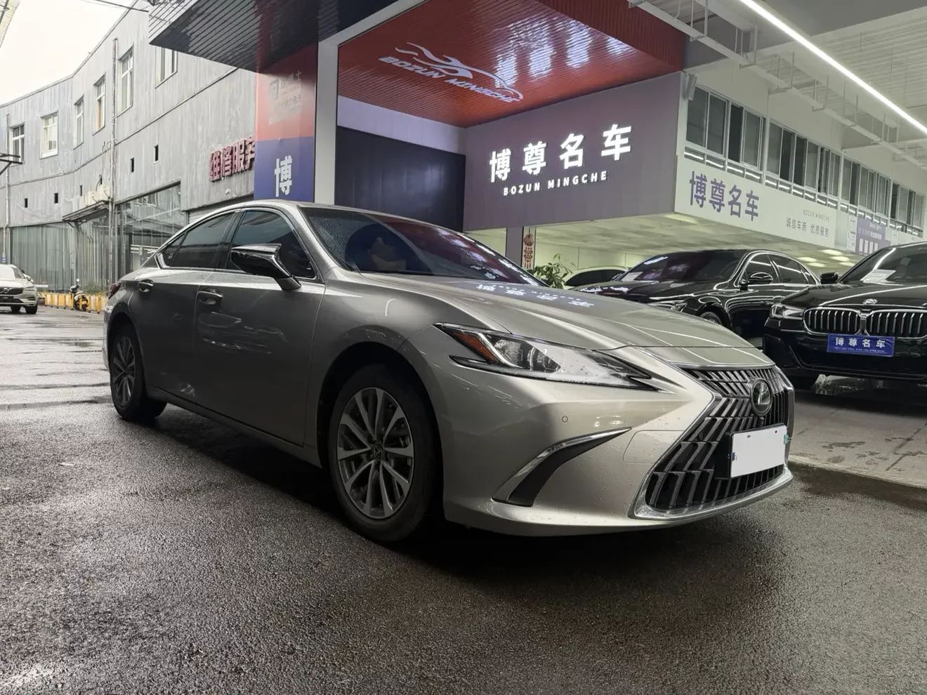 Lexus ES