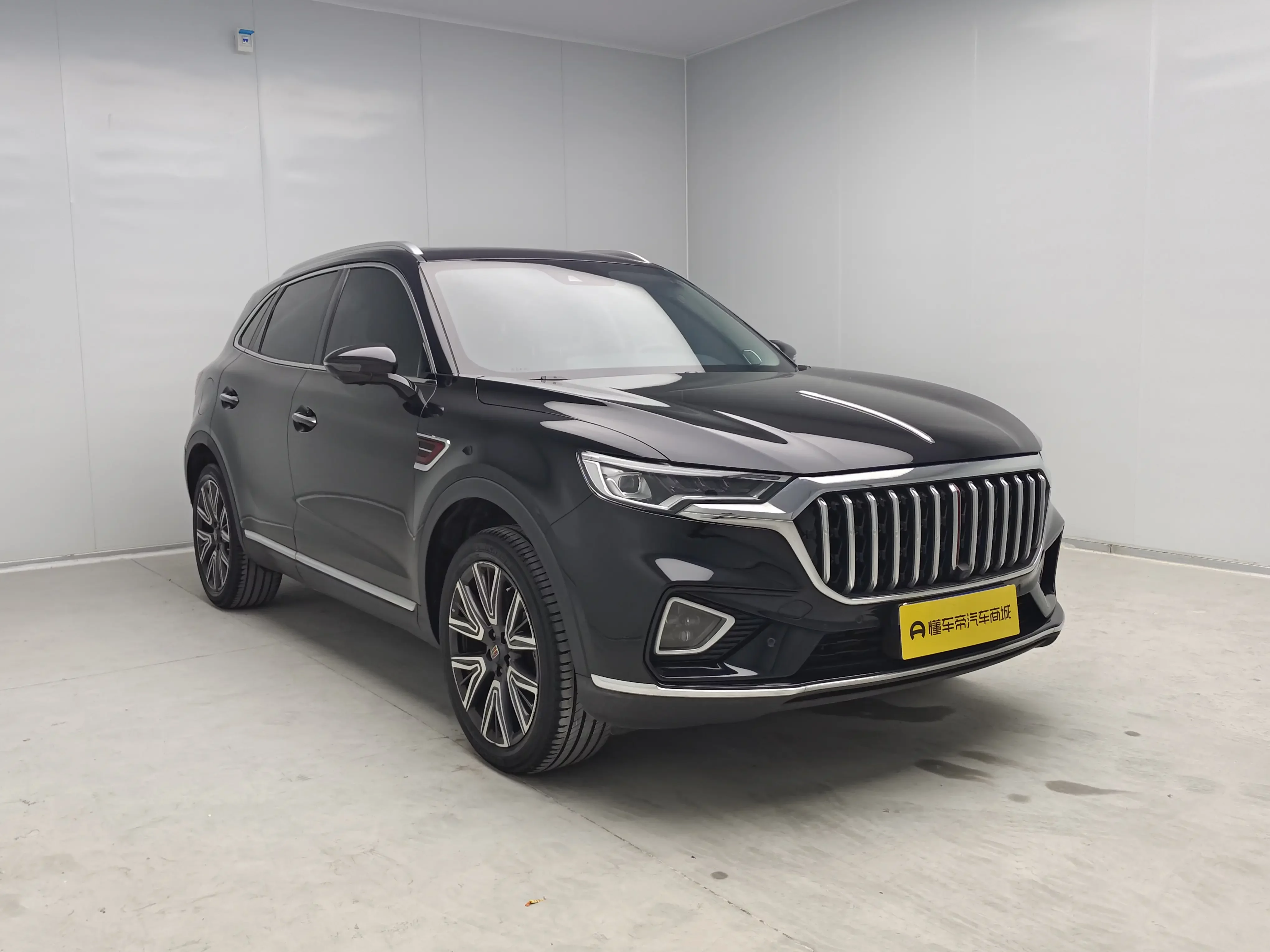 Hongqi HS5