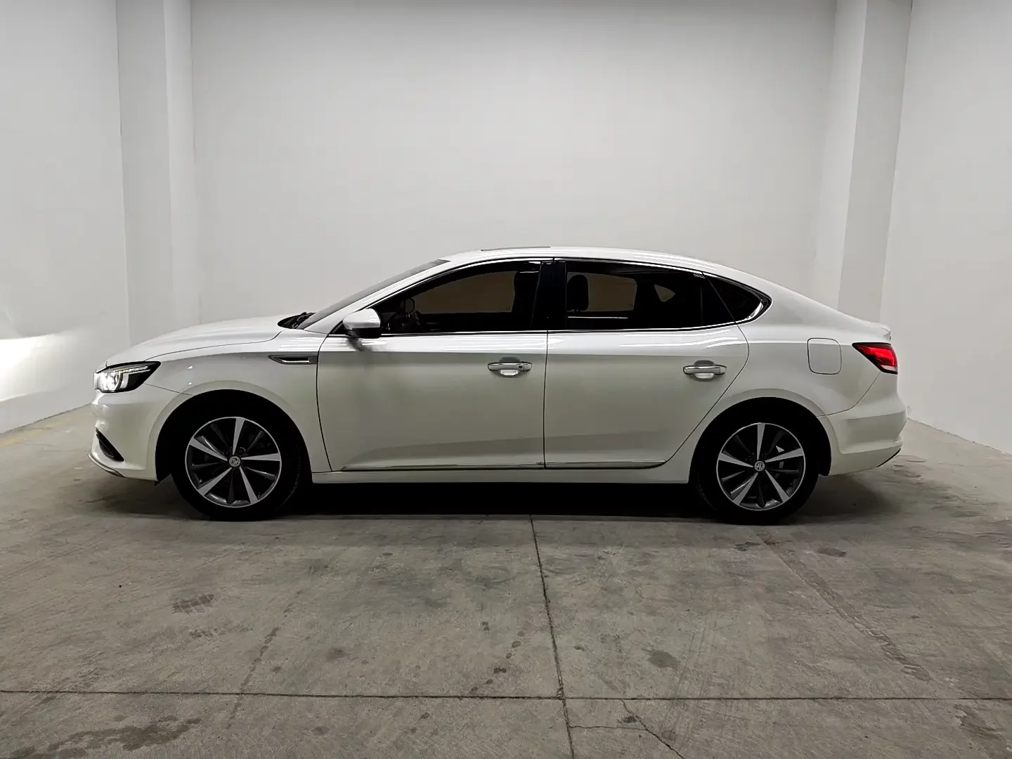 MG 6
