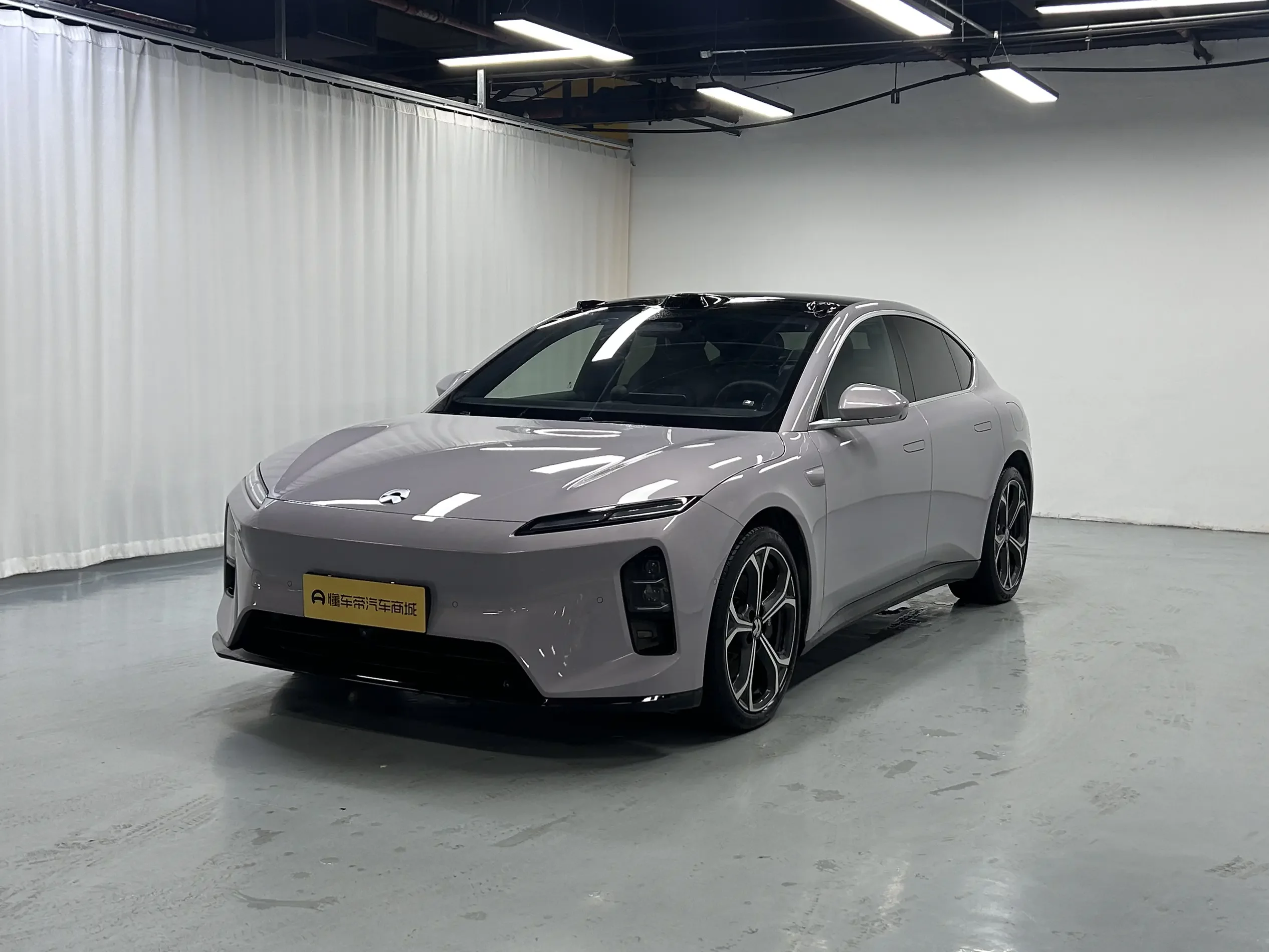 NIO ET5  из Китая